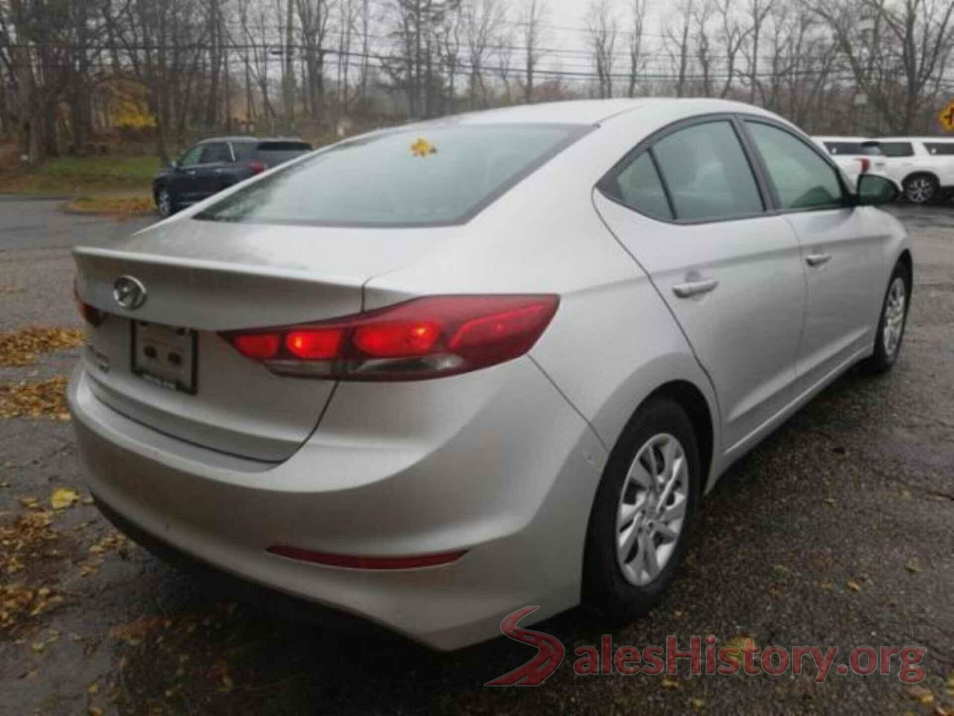 5NPD74LF7JH285921 2018 HYUNDAI ELANTRA