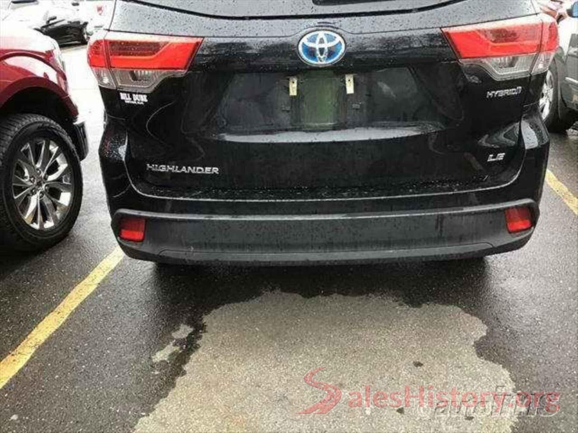 5TDBGRFH0JS038722 2018 TOYOTA HIGHLANDER