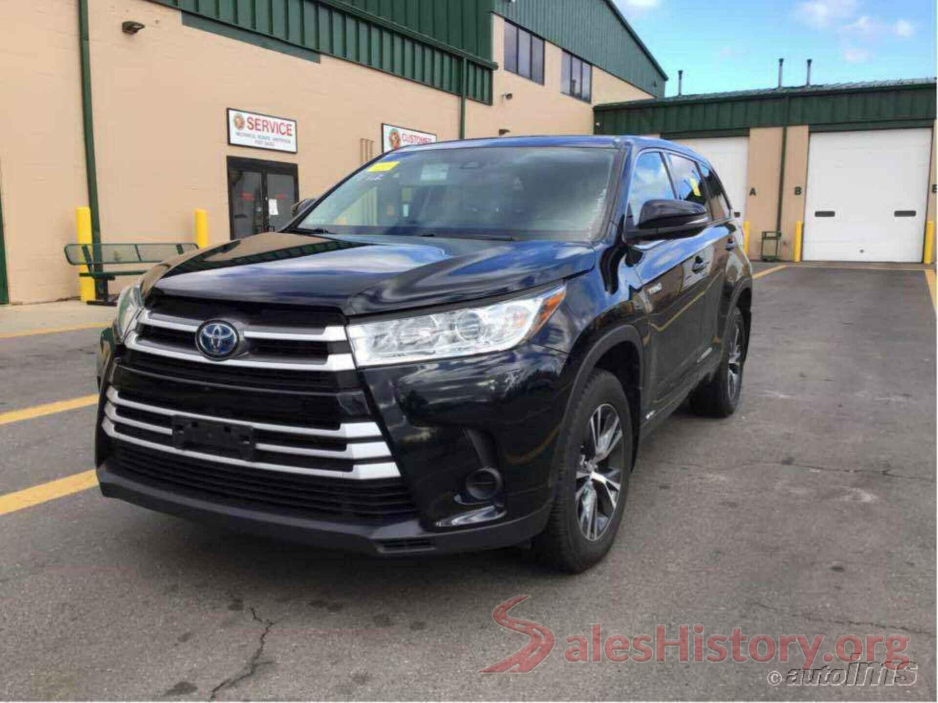 5TDBGRFH0JS038722 2018 TOYOTA HIGHLANDER