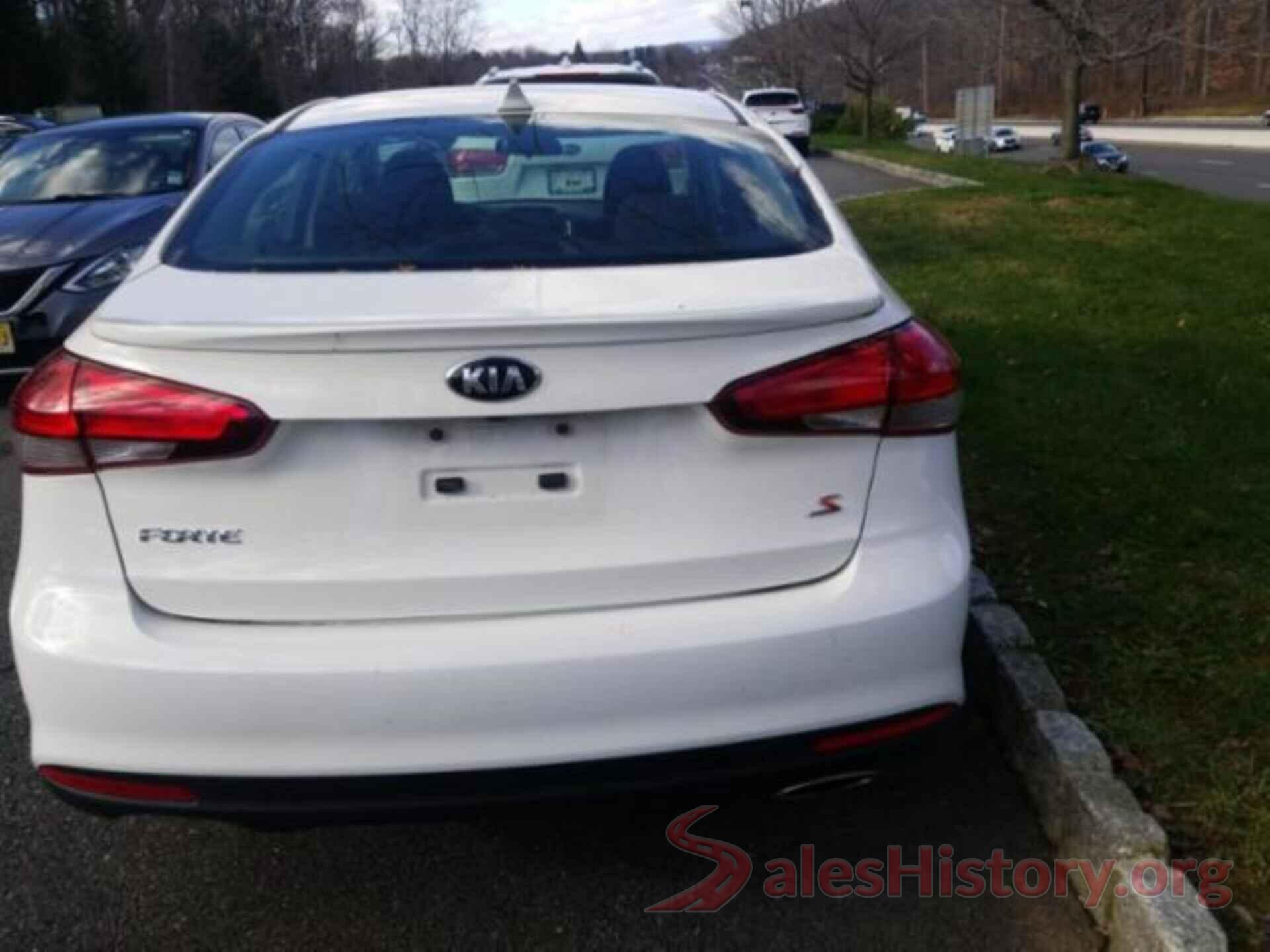 3KPFL4A74JE187627 2018 KIA FORTE