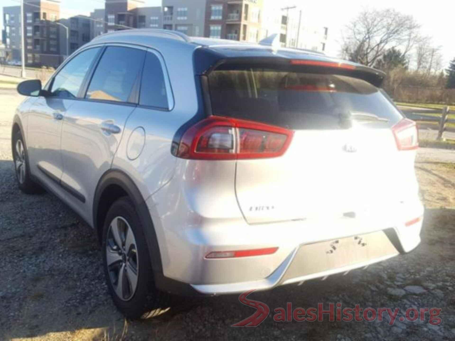 KNDCB3LCXH5087175 2017 KIA NIRO