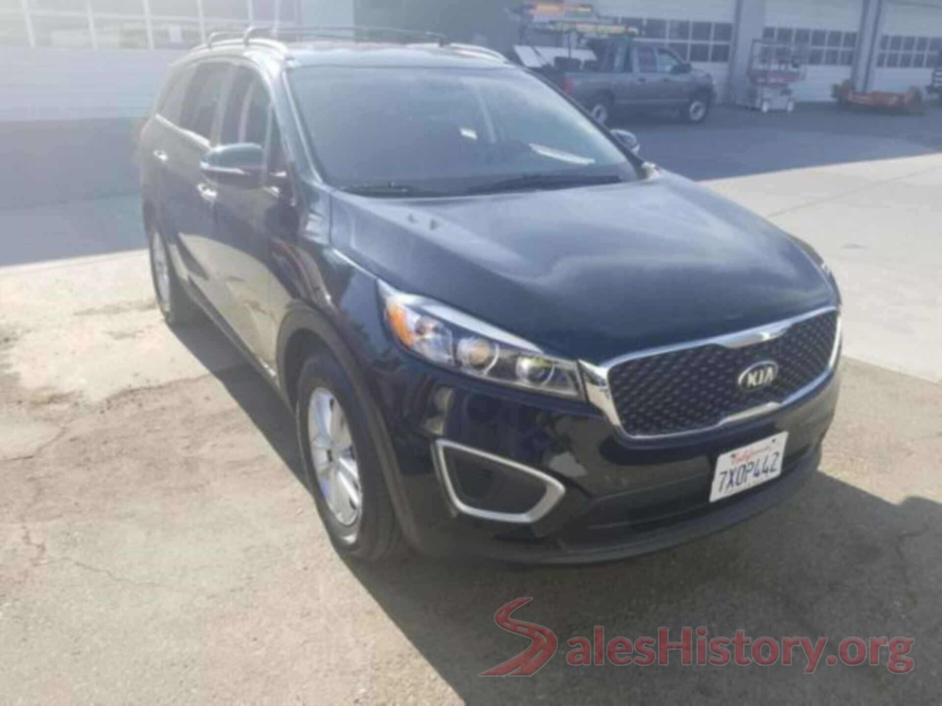 5XYPGDA55HG220560 2017 KIA SORENTO