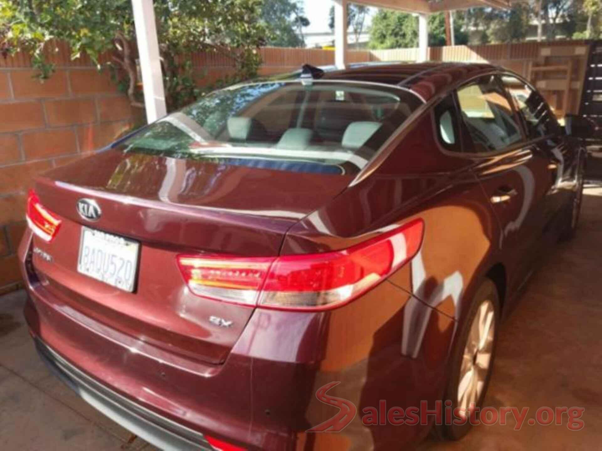 5XXGU4L30JG210985 2018 KIA OPTIMA