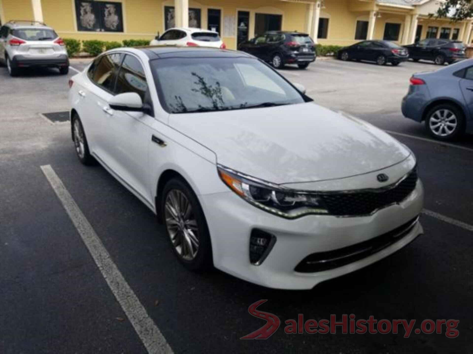 5XXGV4L25JG206242 2018 KIA OPTIMA