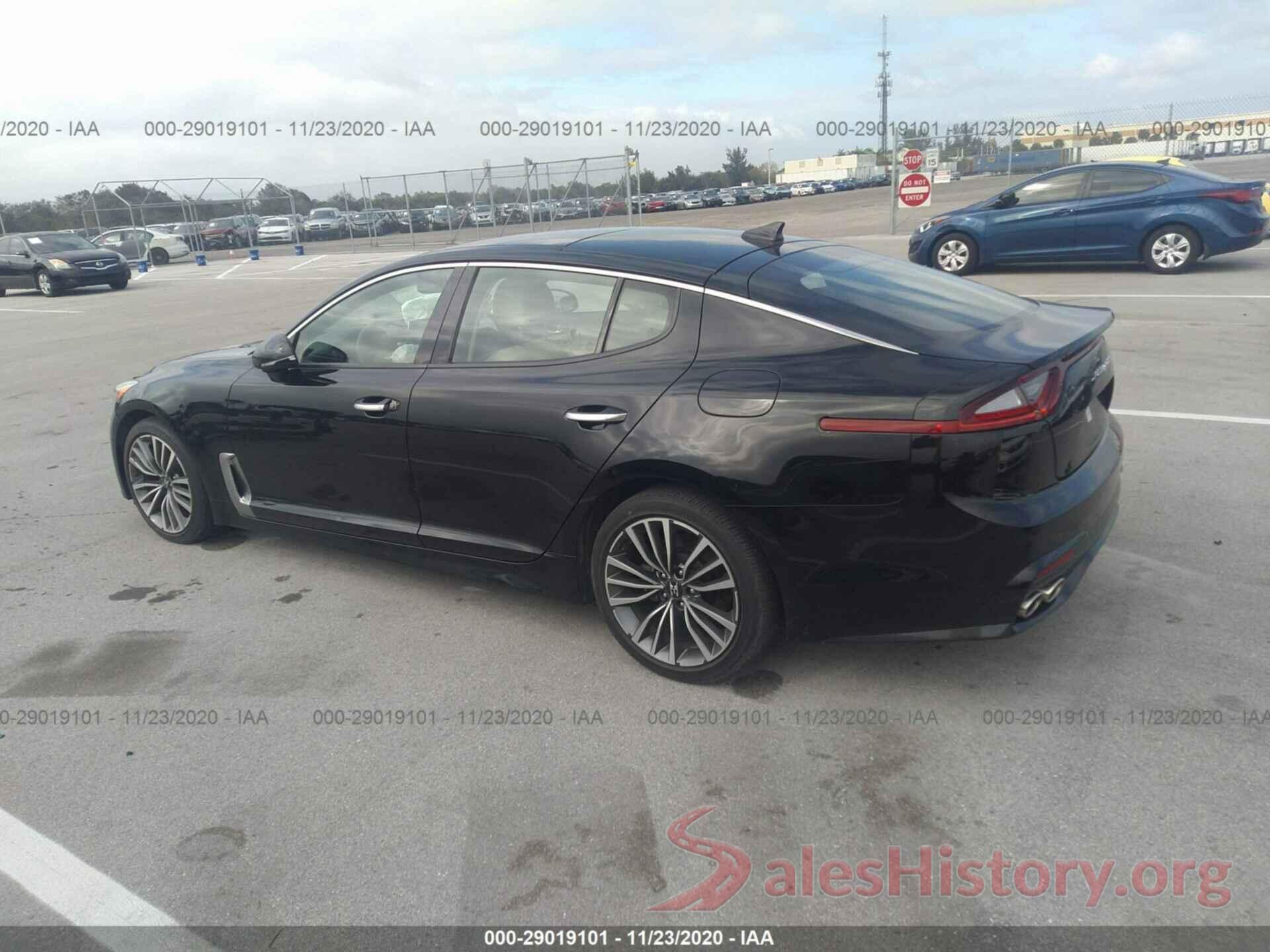 KNAE25LA8J6024575 2018 KIA STINGER