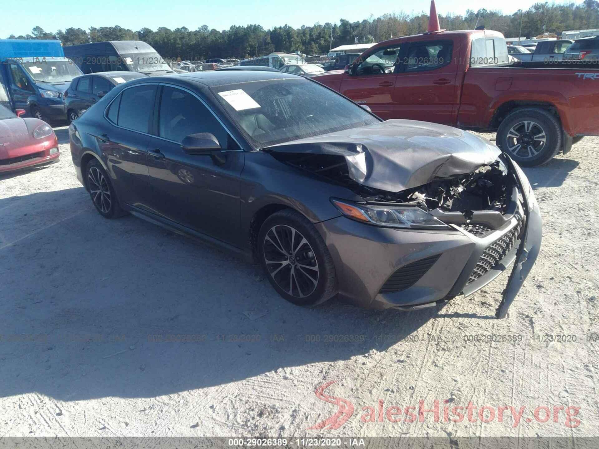 4T1B11HK5JU613576 2018 TOYOTA CAMRY