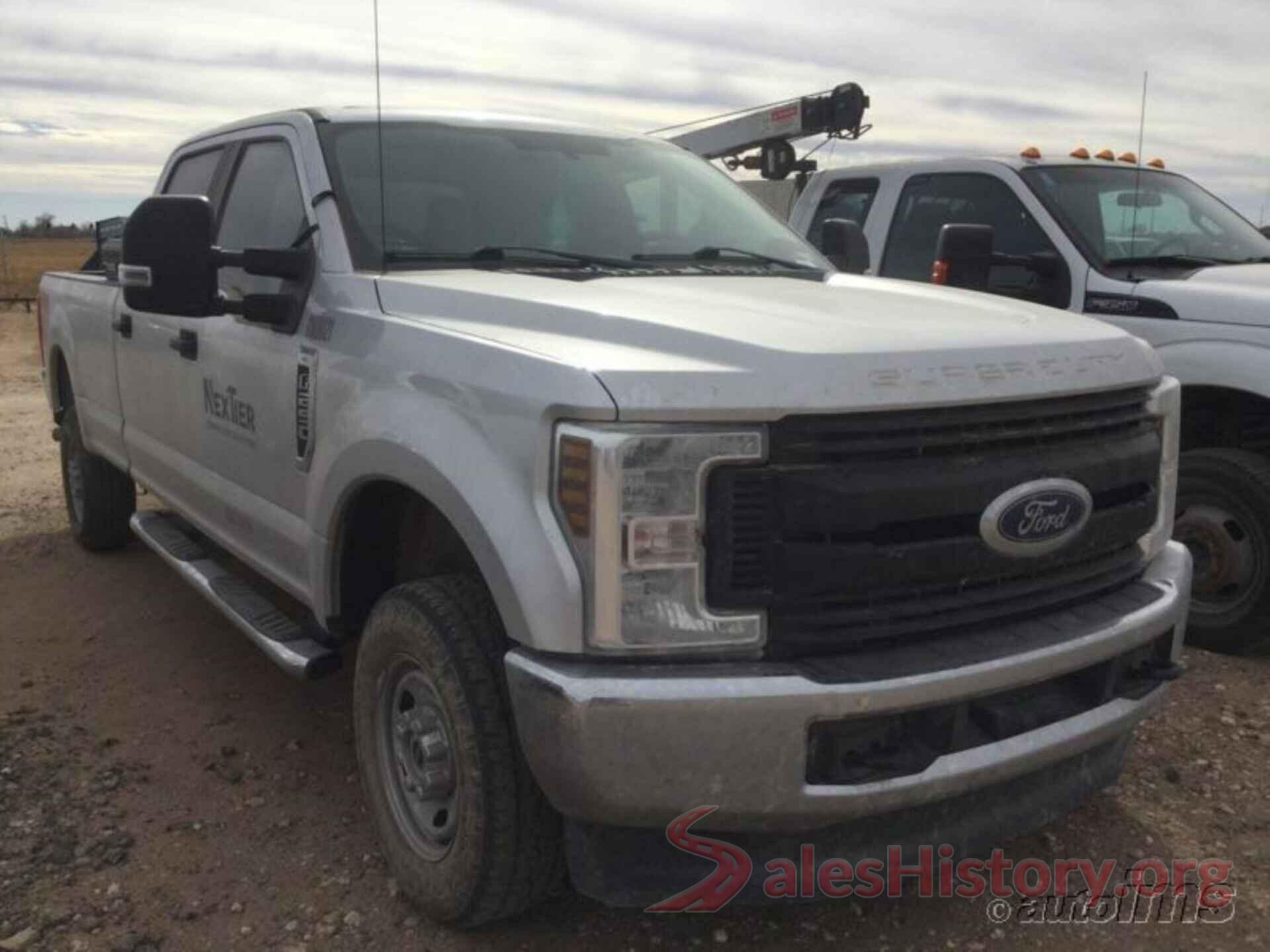 1FT7W2863JEC47219 2018 FORD F250