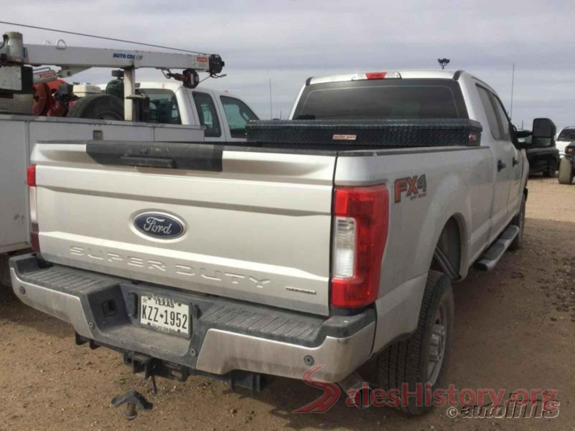 1FT7W2863JEC47219 2018 FORD F250