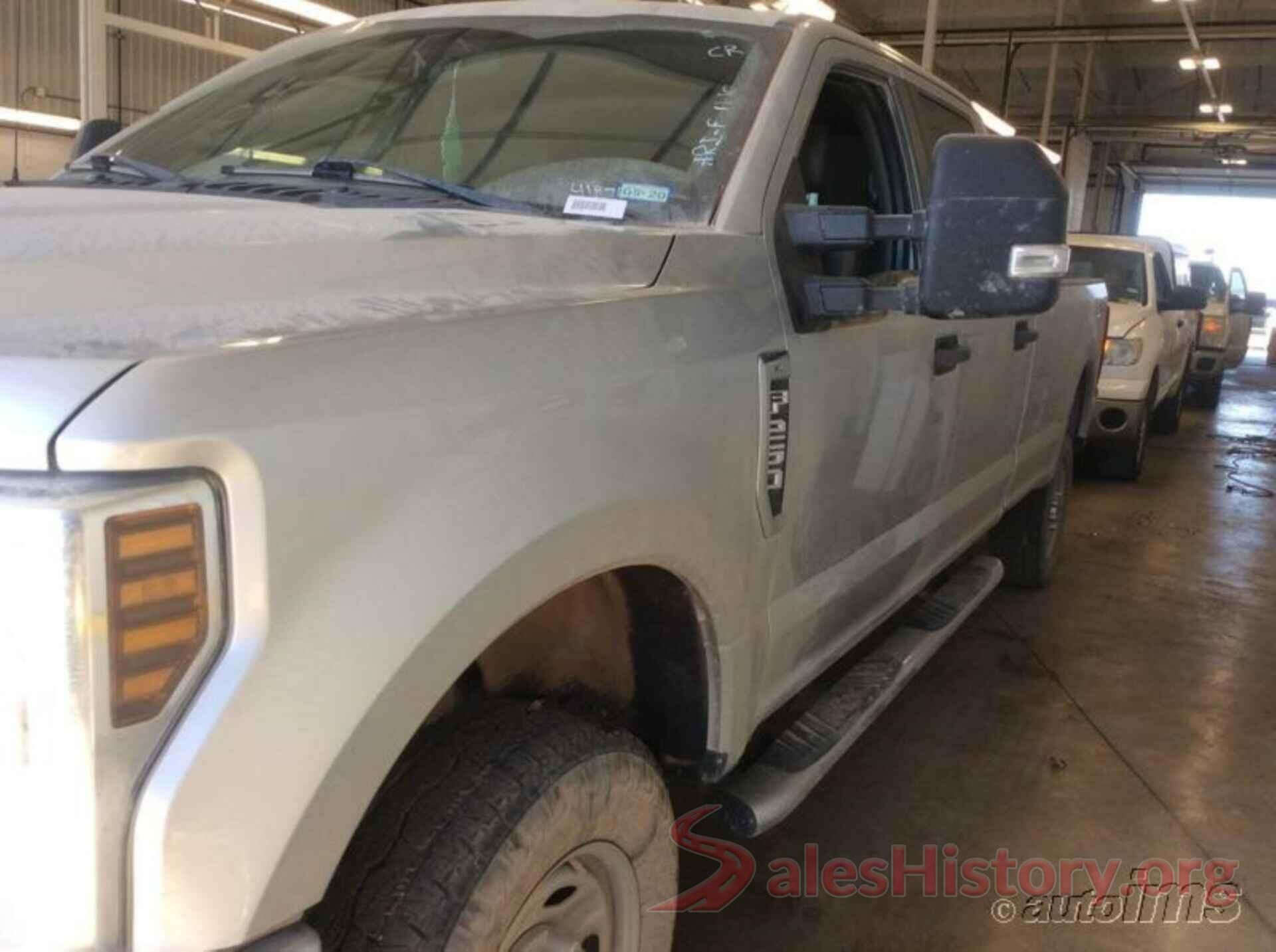 1FT7W2863JEC47219 2018 FORD F250