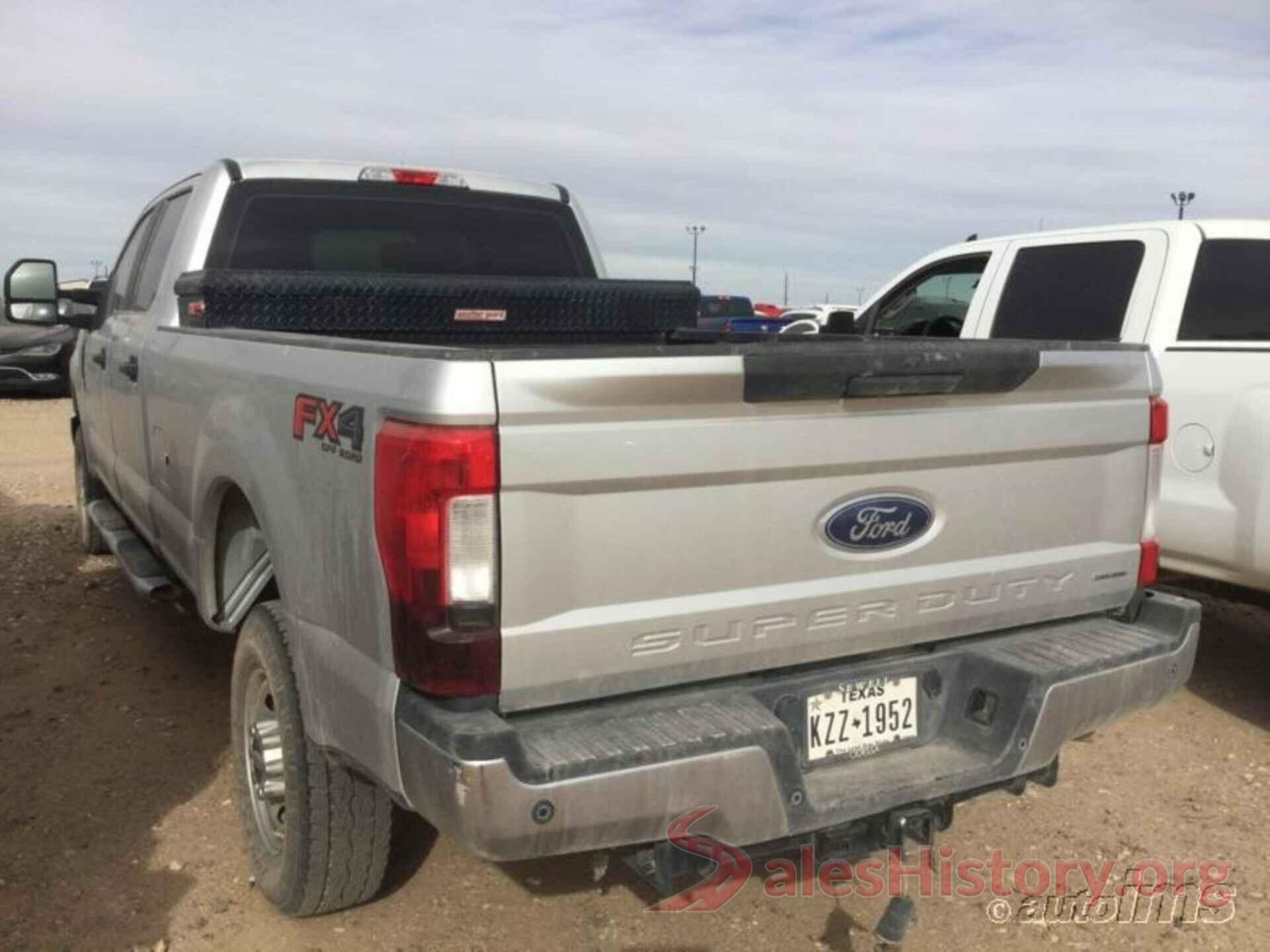 1FT7W2863JEC47219 2018 FORD F250