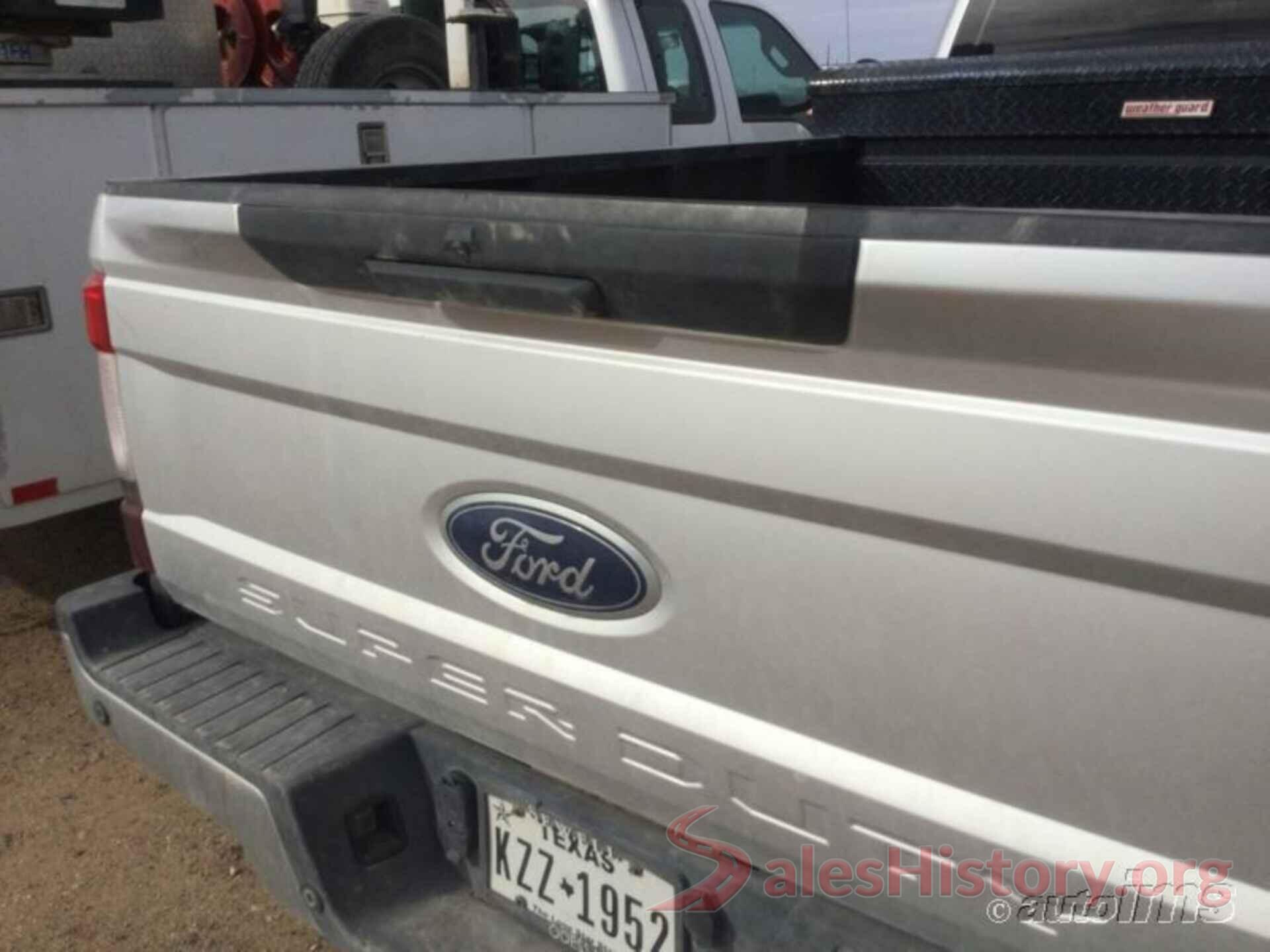 1FT7W2863JEC47219 2018 FORD F250