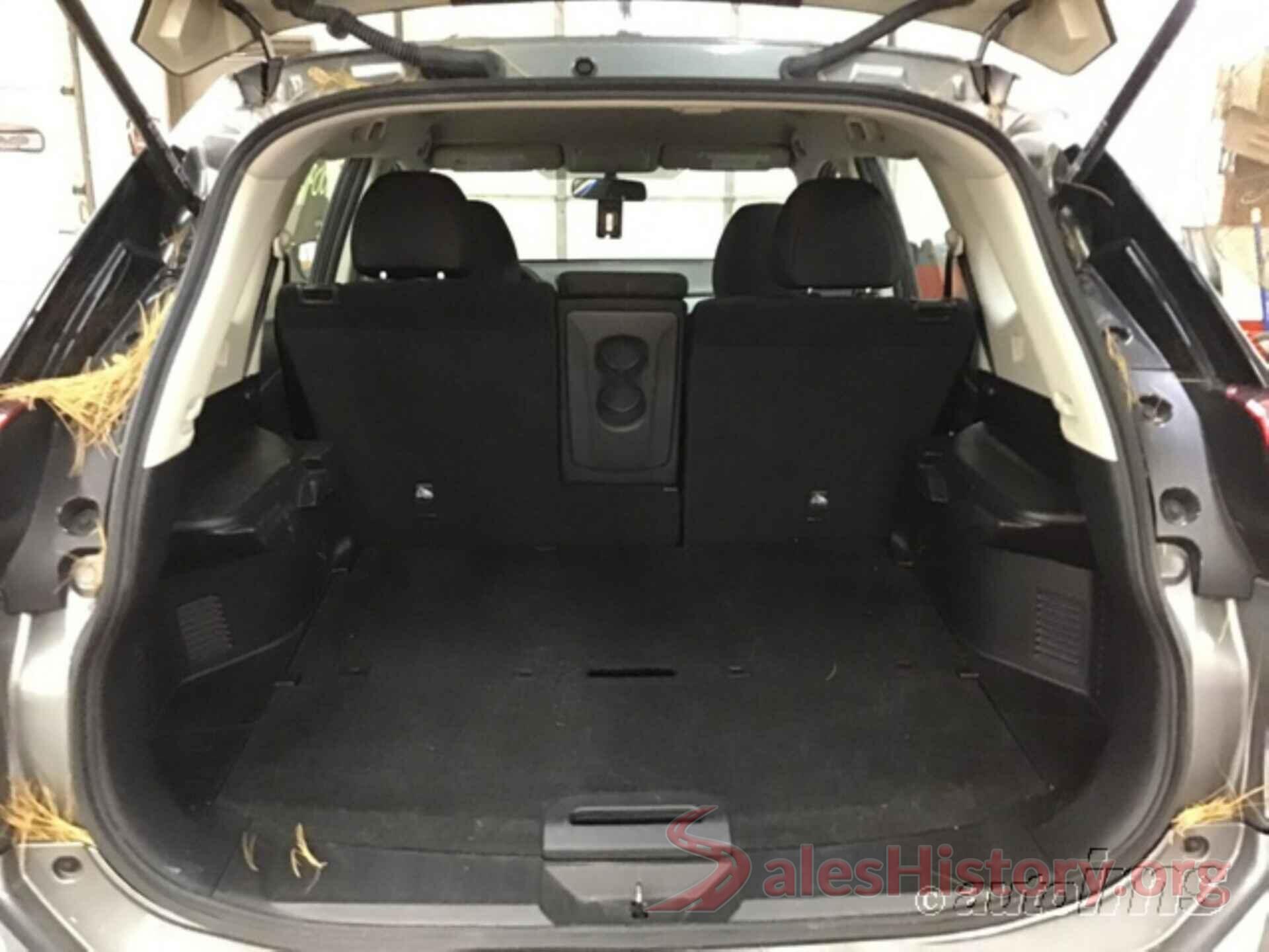 KNMAT2MV1JP600029 2018 NISSAN ROGUE