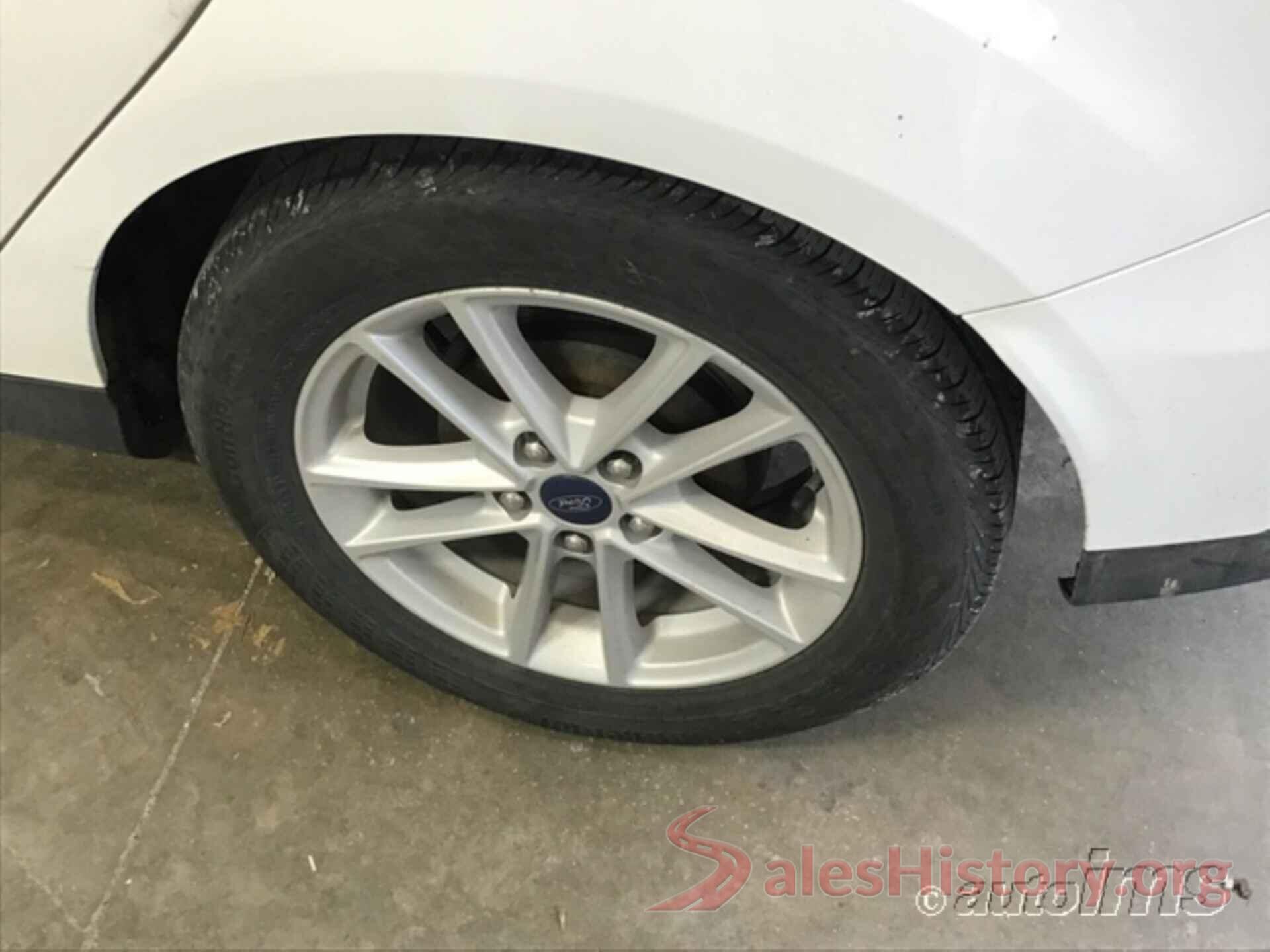 1FADP3K25JL251695 2018 FORD FOCUS