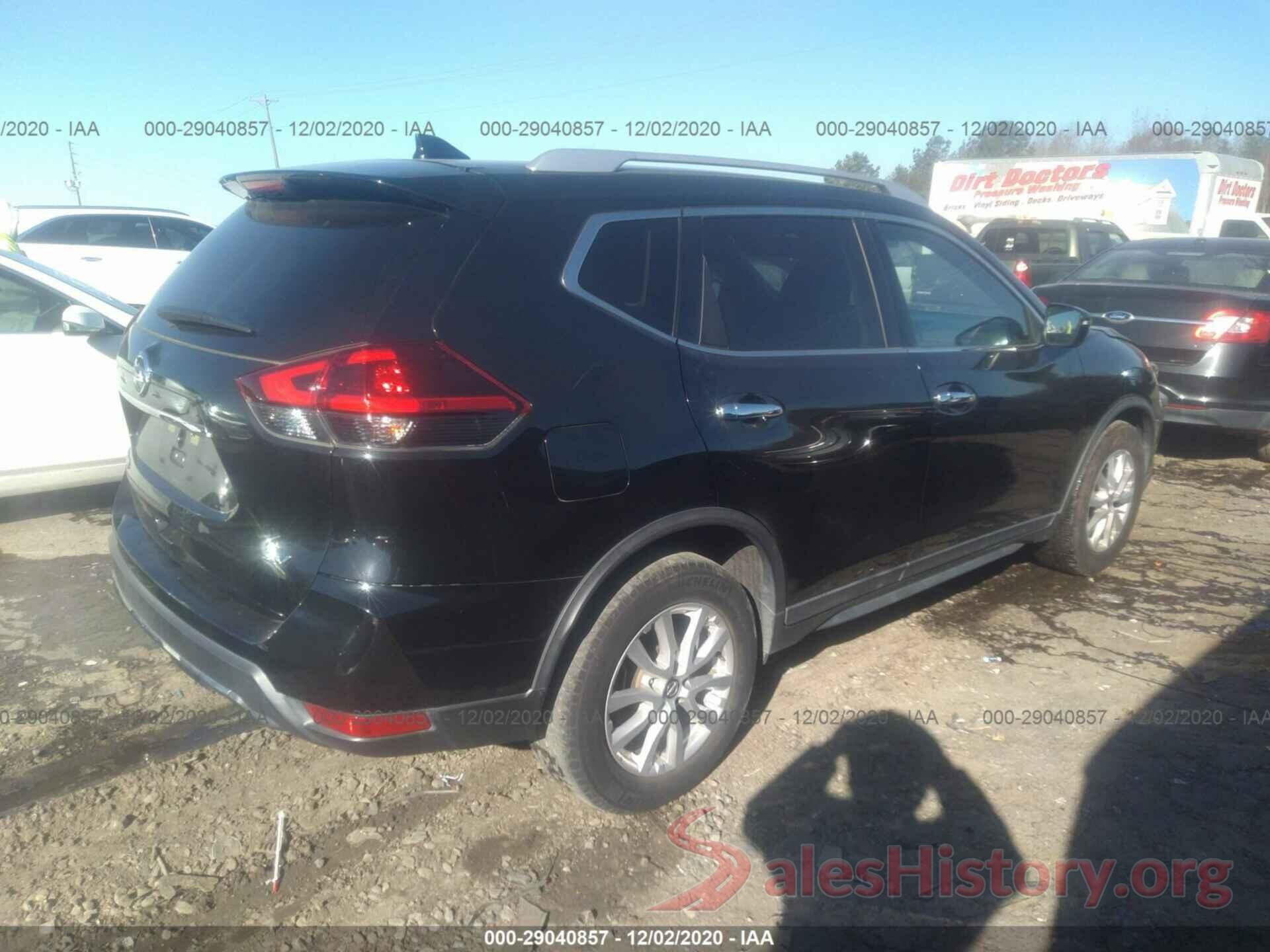 KNMAT2MT8JP573975 2018 NISSAN ROGUE