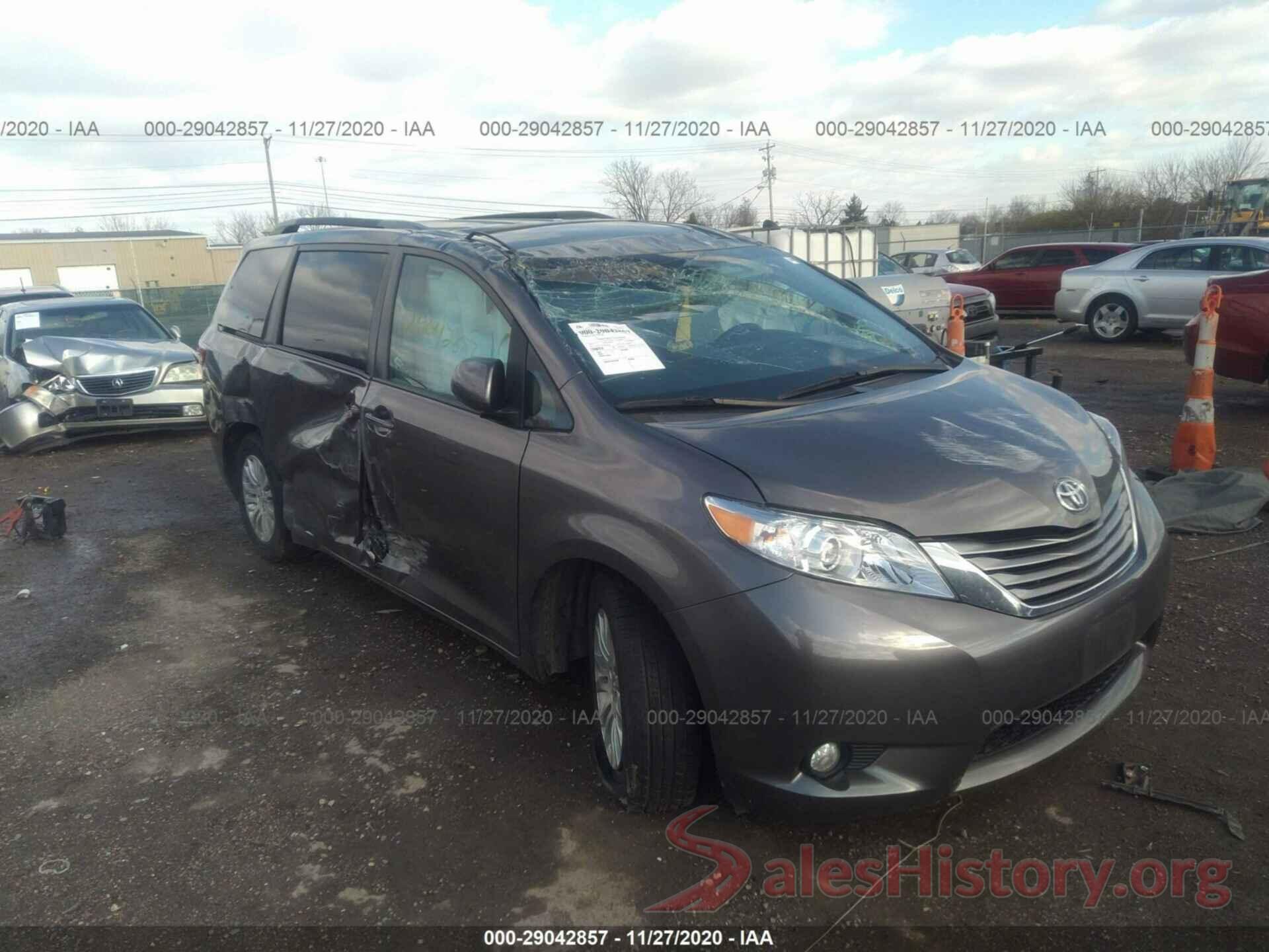 5TDYZ3DC6HS881391 2017 TOYOTA SIENNA