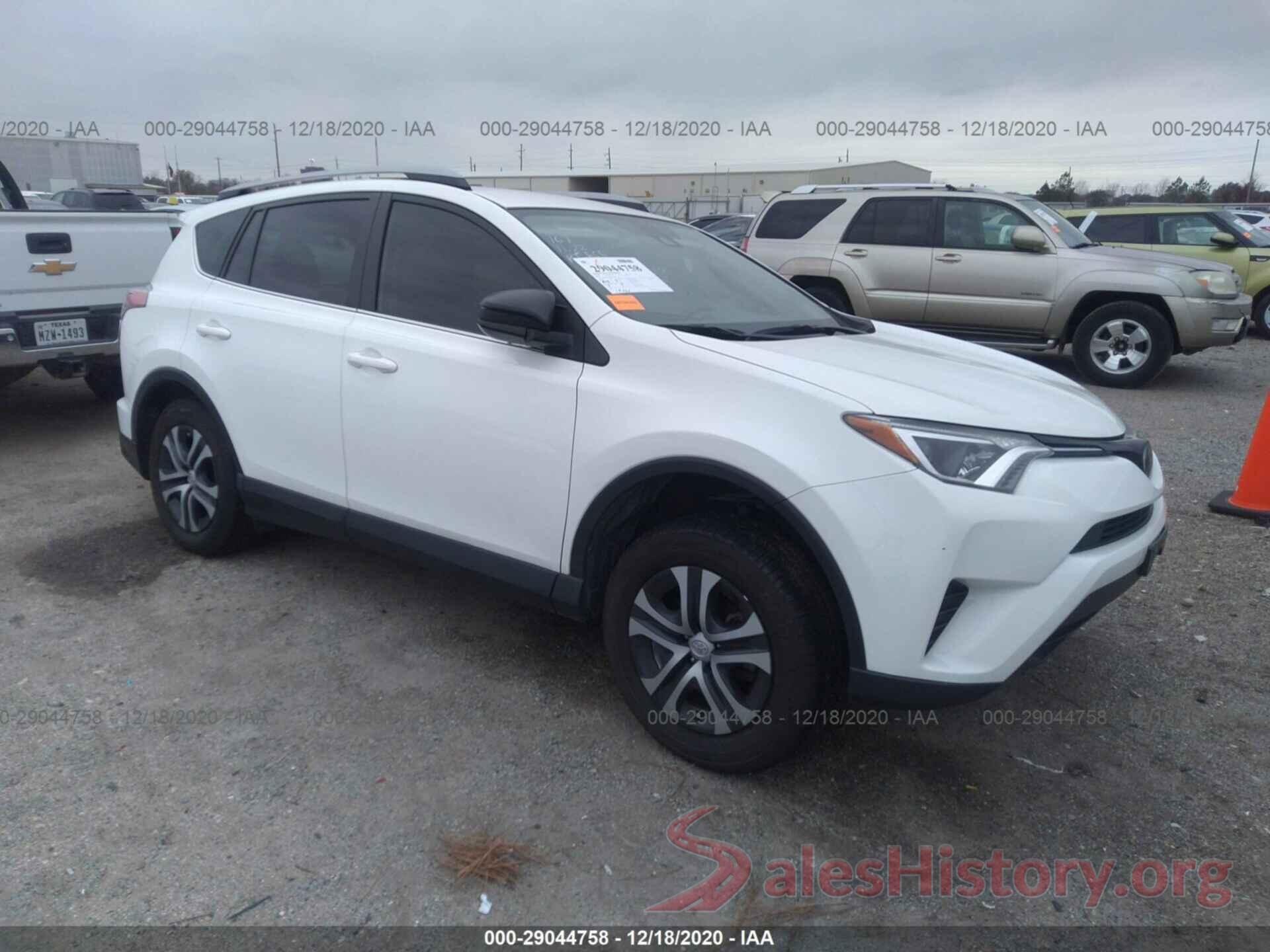 JTMZFREV4JJ746185 2018 TOYOTA RAV4