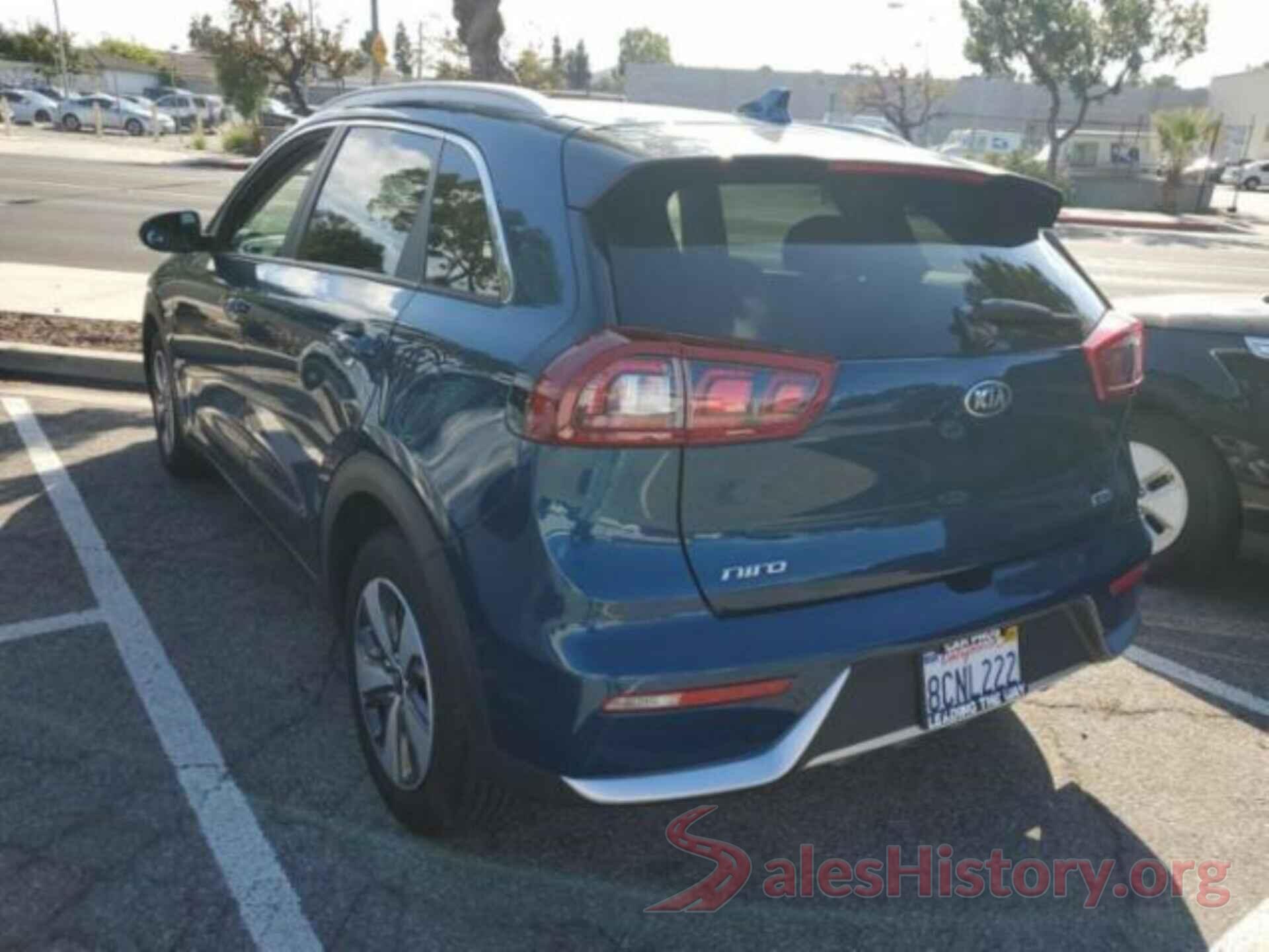 KNDCB3LC1J5164389 2018 KIA NIRO