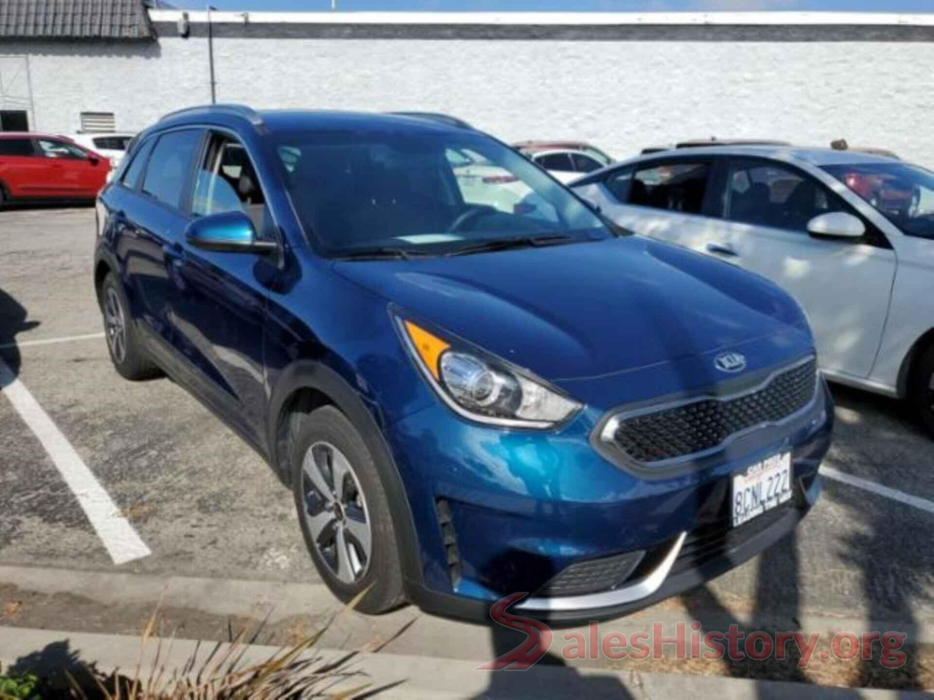 KNDCB3LC1J5164389 2018 KIA NIRO