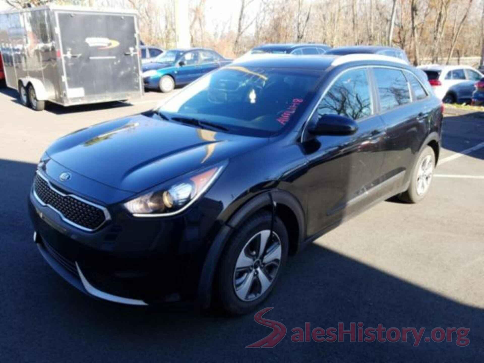 KNDCB3LC7J5109834 2018 KIA NIRO