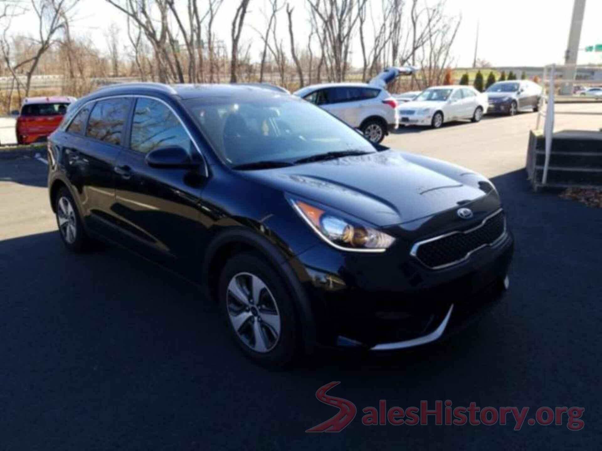 KNDCB3LC7J5109834 2018 KIA NIRO