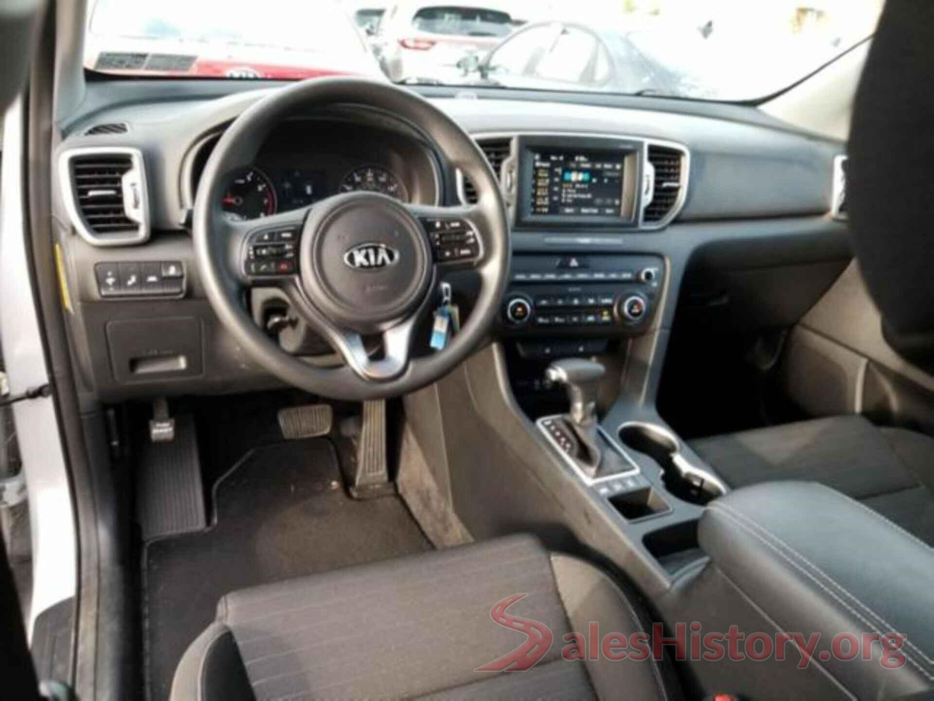 KNDPMCAC9J7305664 2018 KIA SPORTAGE