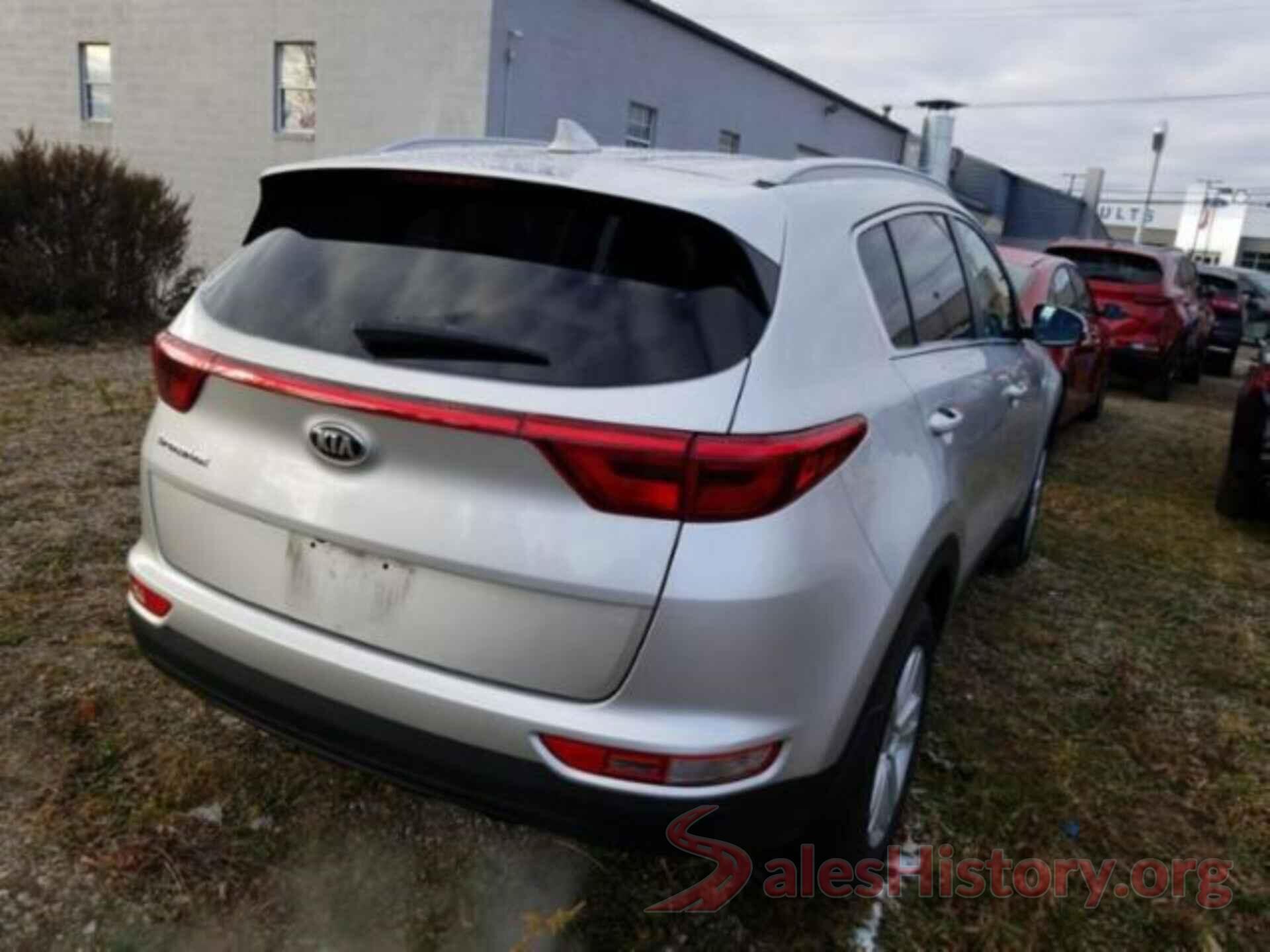 KNDPMCAC9J7305664 2018 KIA SPORTAGE