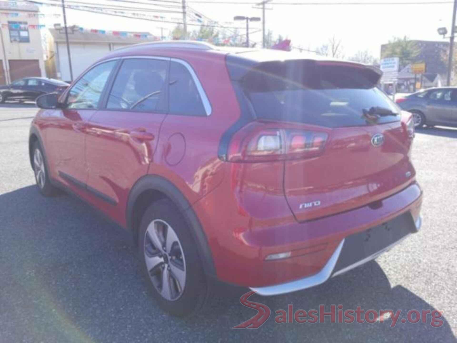 KNDCE3LC5J5110939 2018 KIA NIRO