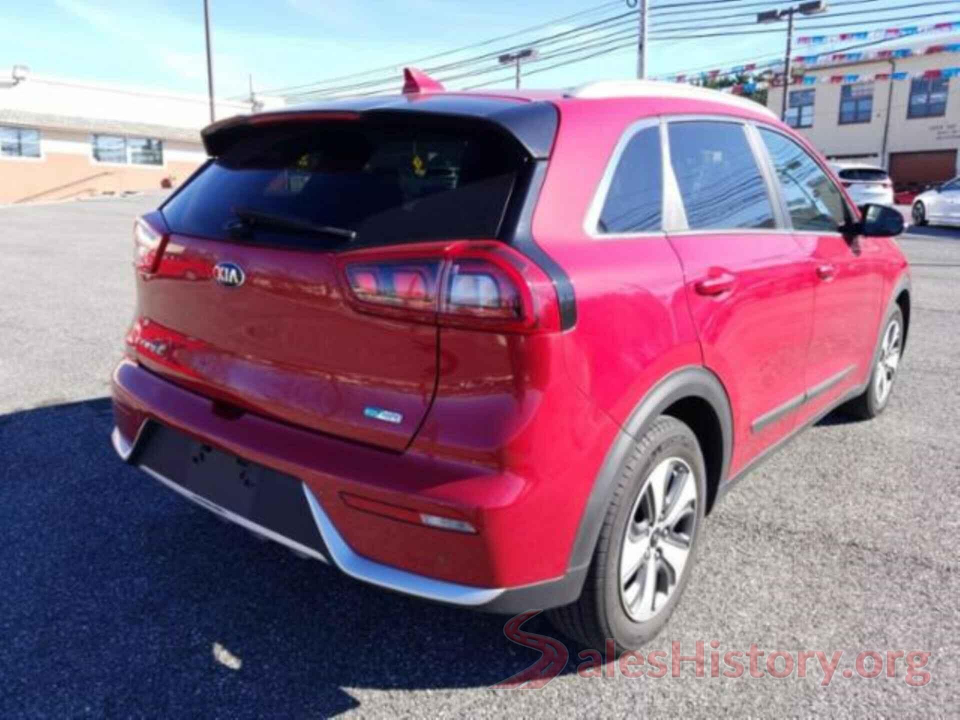 KNDCE3LC5J5110939 2018 KIA NIRO