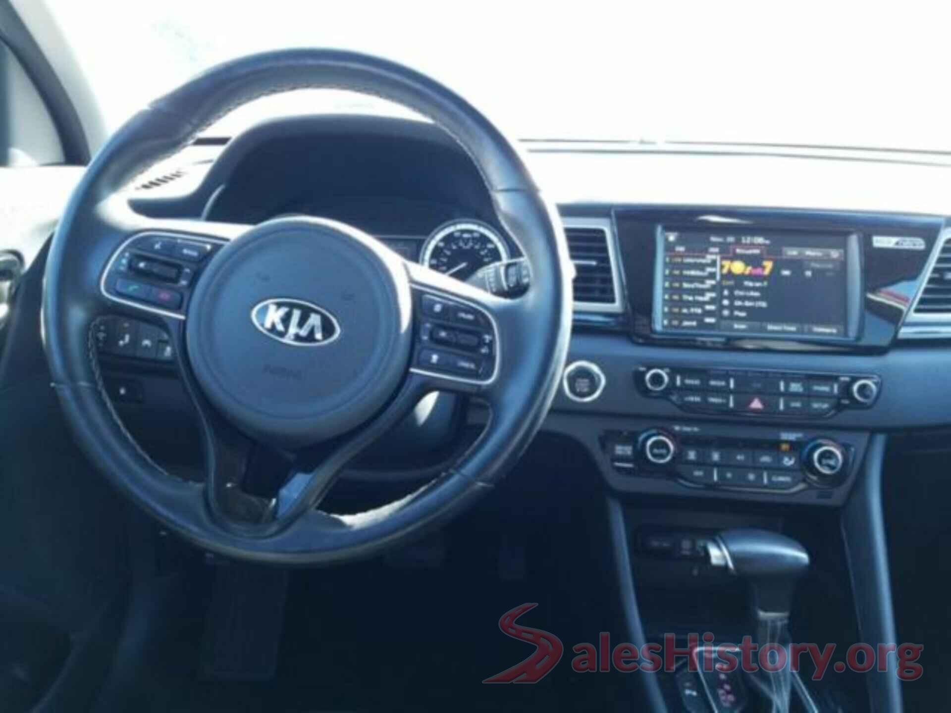 KNDCE3LC5J5110939 2018 KIA NIRO