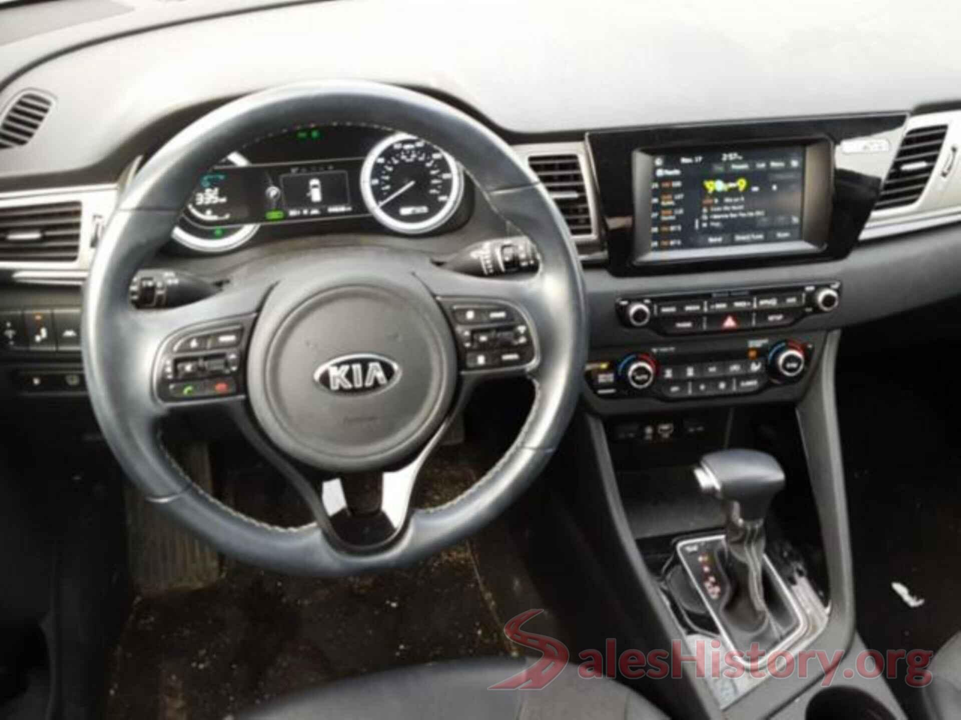 KNDCC3LC2H5087085 2017 KIA NIRO