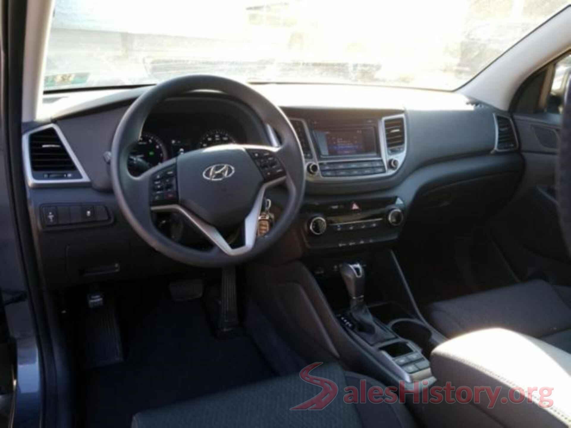 KM8J3CA43HU585011 2017 HYUNDAI TUCSON