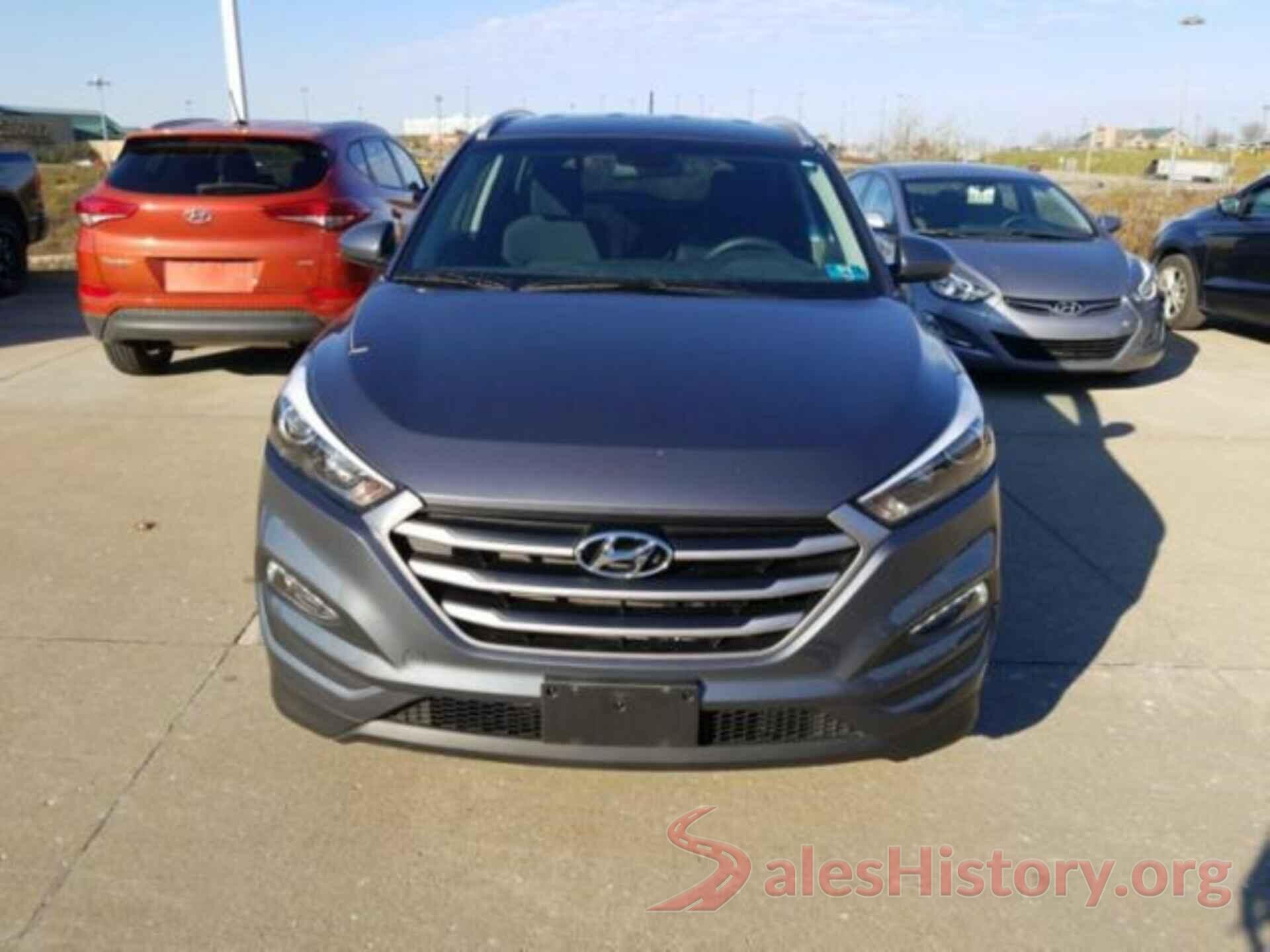 KM8J3CA43HU585011 2017 HYUNDAI TUCSON