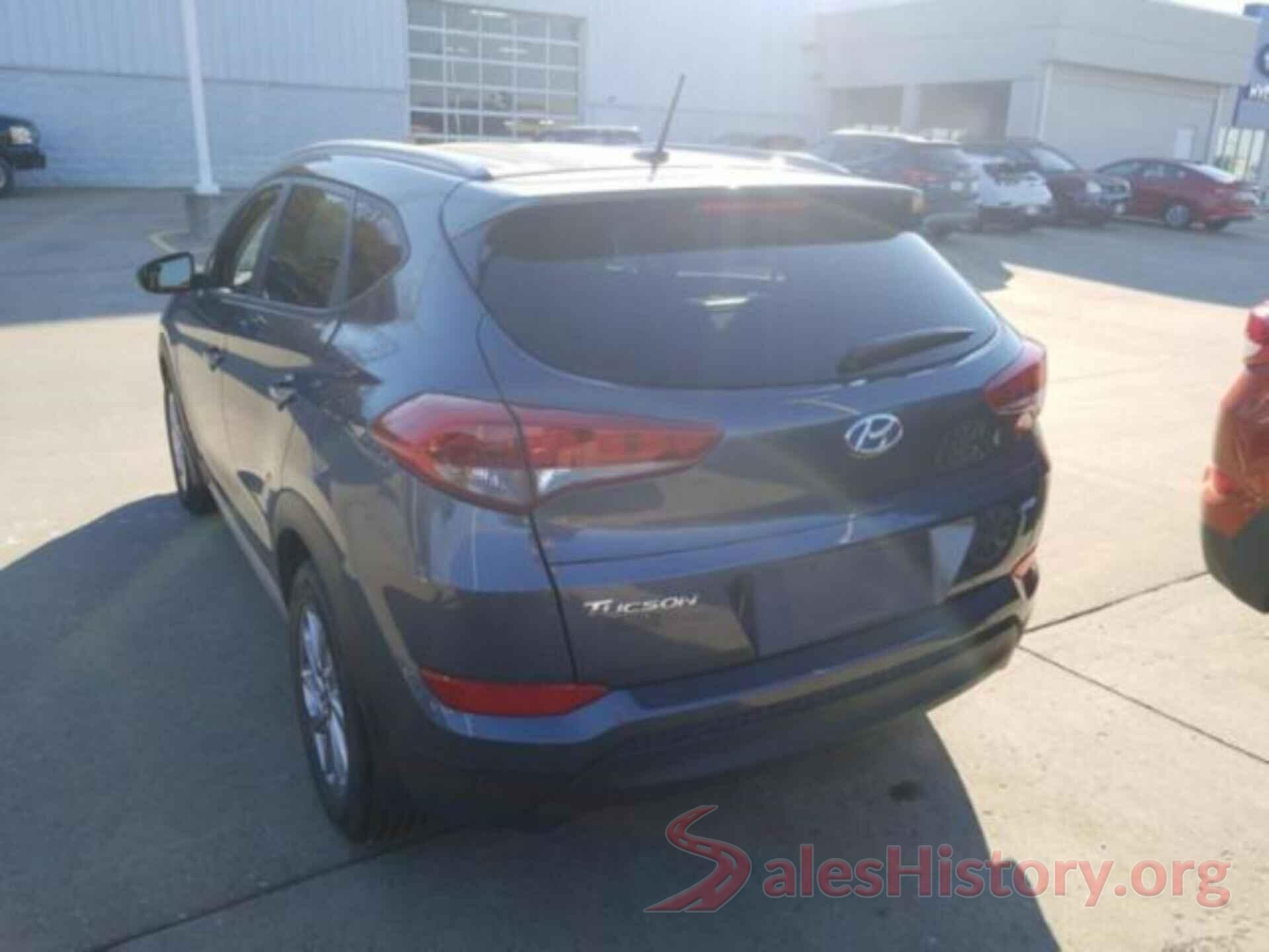 KM8J3CA43HU585011 2017 HYUNDAI TUCSON