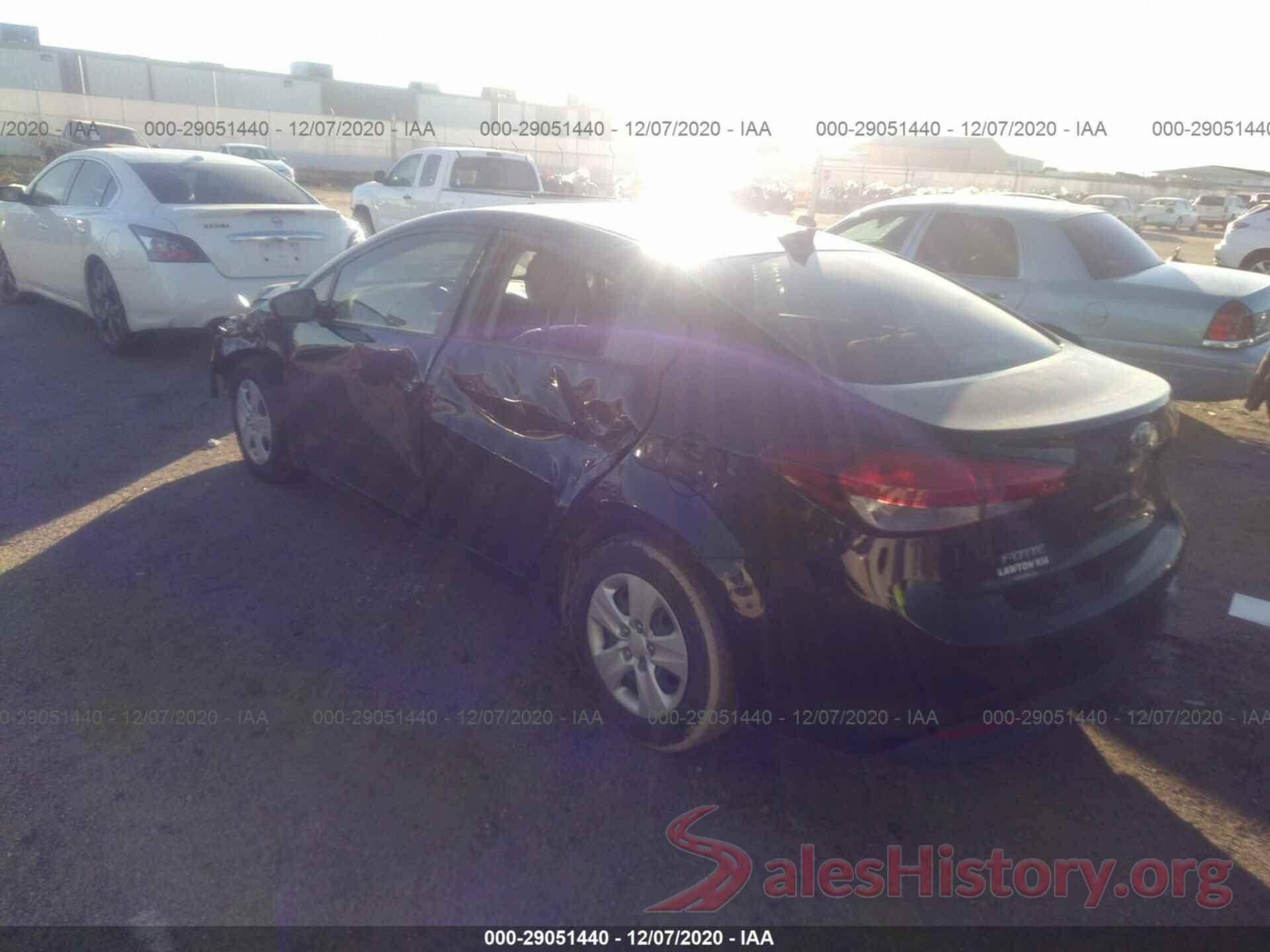 3KPFK4A75HE071205 2017 KIA FORTE