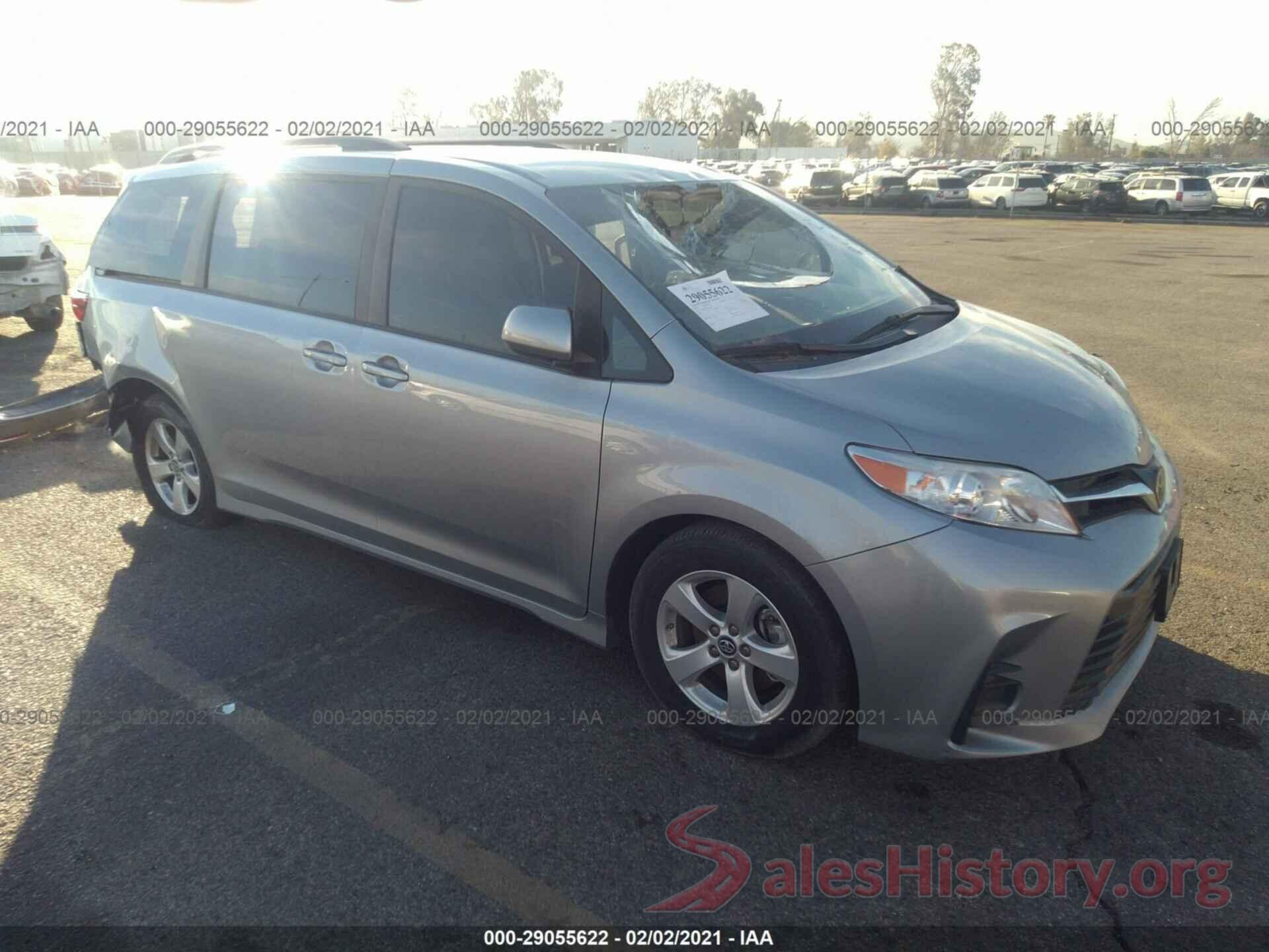 5TDKZ3DC6JS921805 2018 TOYOTA SIENNA