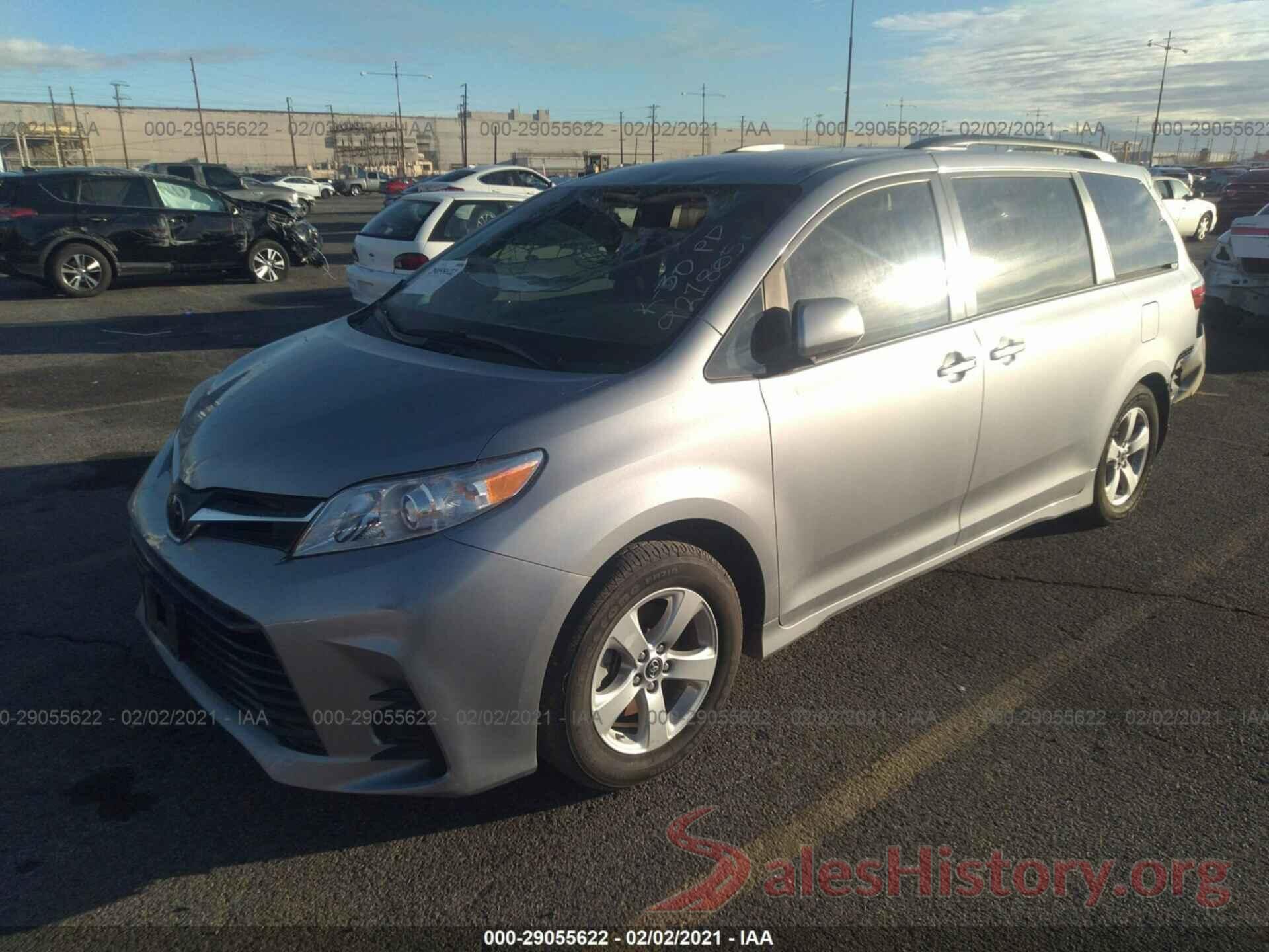 5TDKZ3DC6JS921805 2018 TOYOTA SIENNA