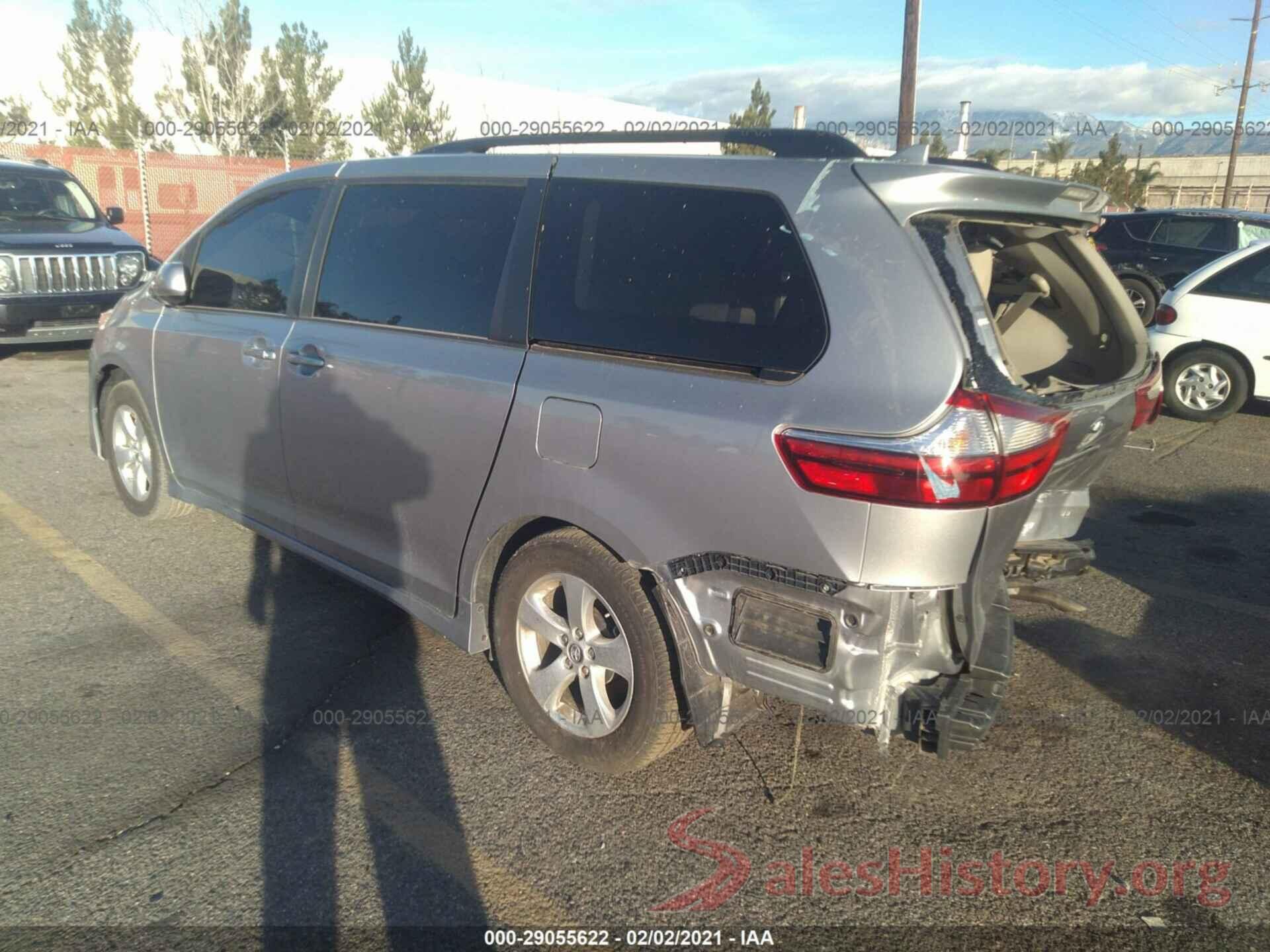 5TDKZ3DC6JS921805 2018 TOYOTA SIENNA