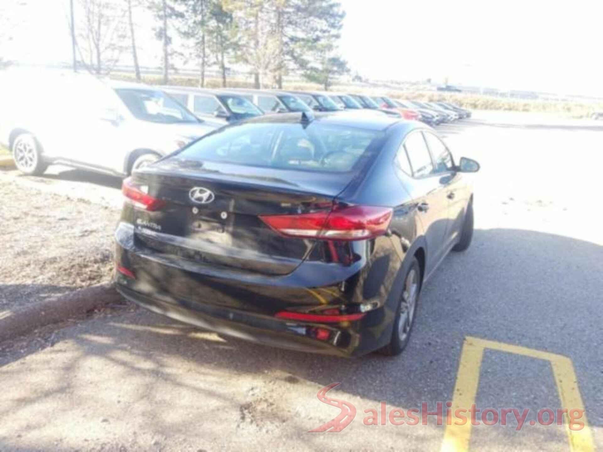 5NPD84LF0JH301065 2018 HYUNDAI ELANTRA