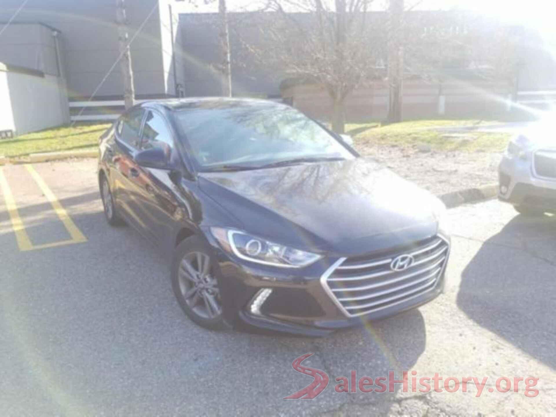 5NPD84LF0JH301065 2018 HYUNDAI ELANTRA