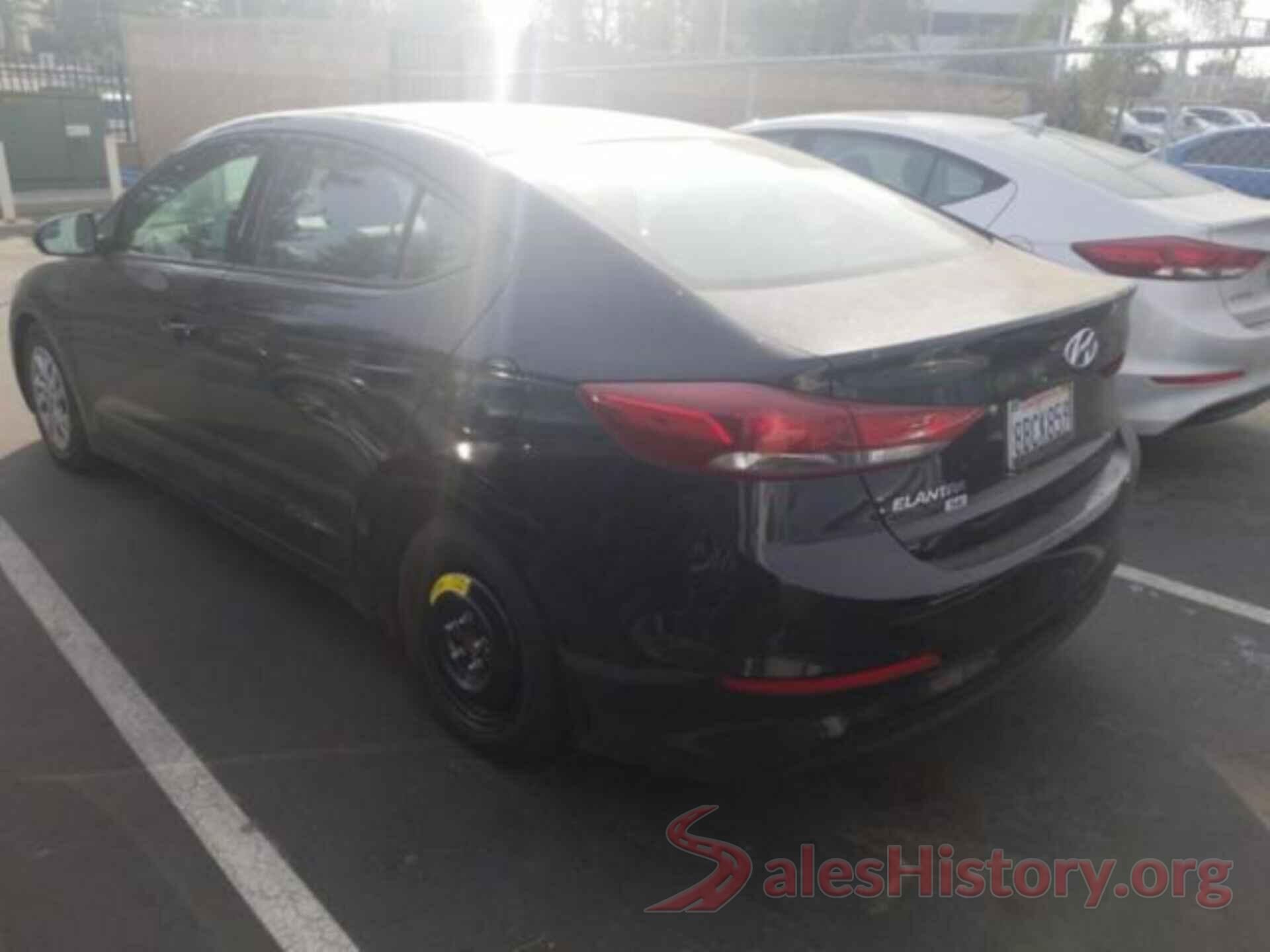 5NPD74LFXJH283676 2018 HYUNDAI ELANTRA