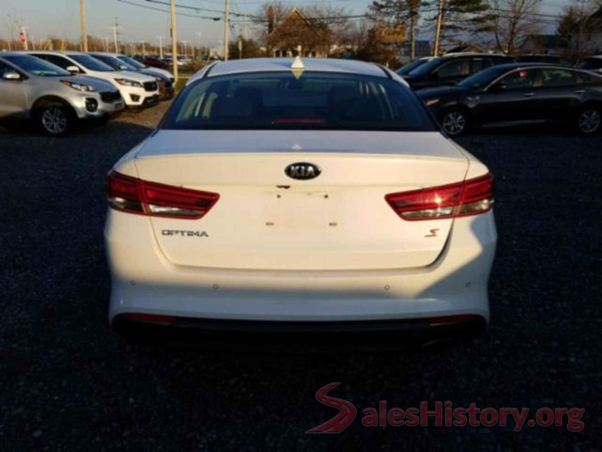 5XXGT4L36JG210301 2018 KIA OPTIMA