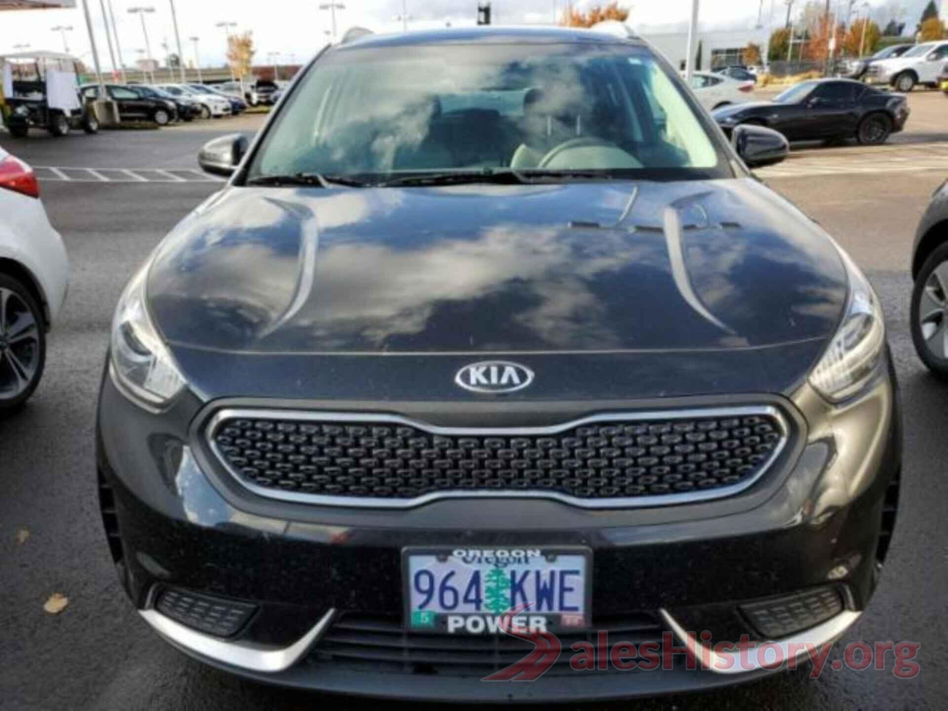 KNDCB3LC2J5158715 2018 KIA NIRO