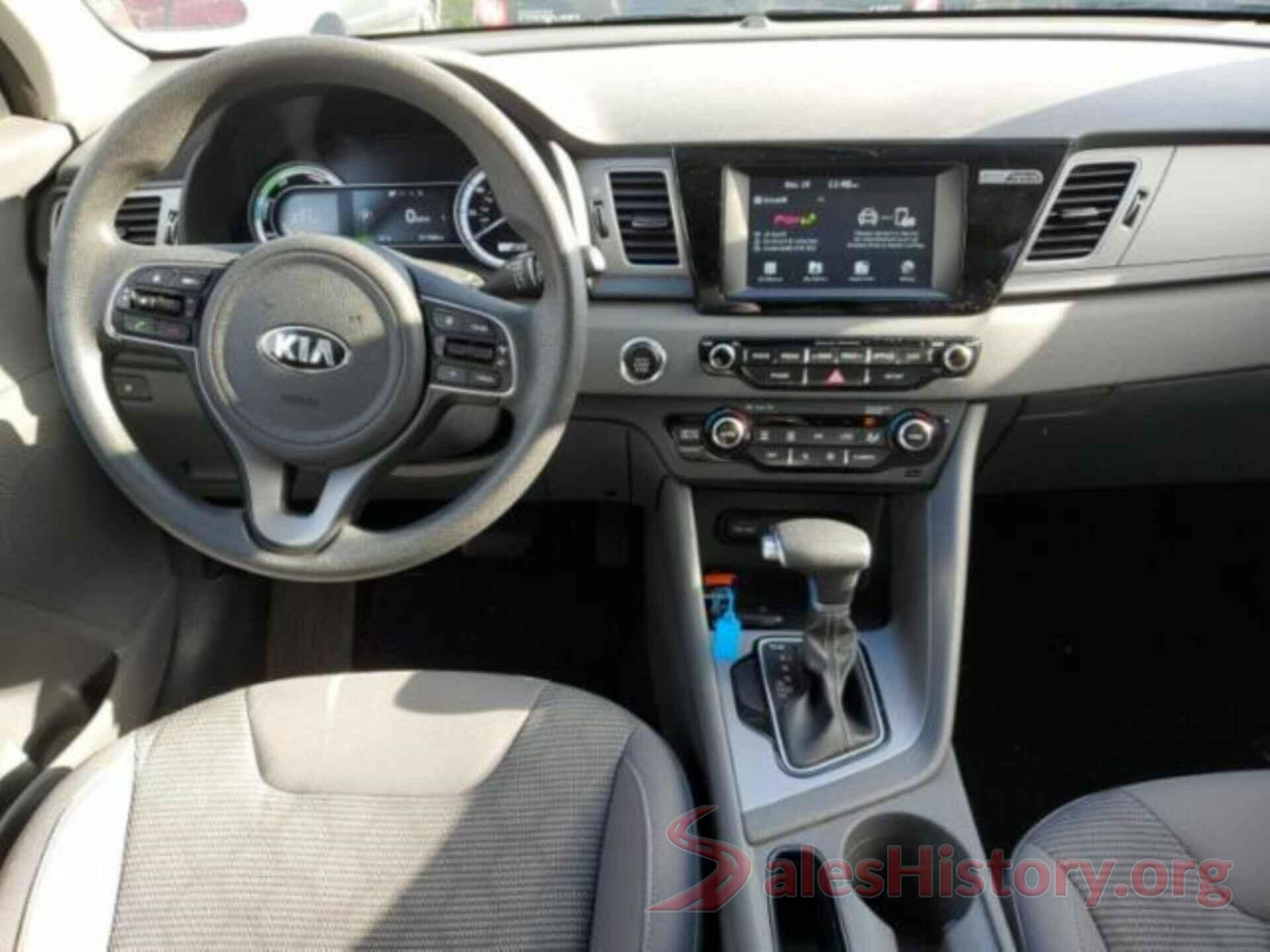 KNDCB3LC2J5158715 2018 KIA NIRO