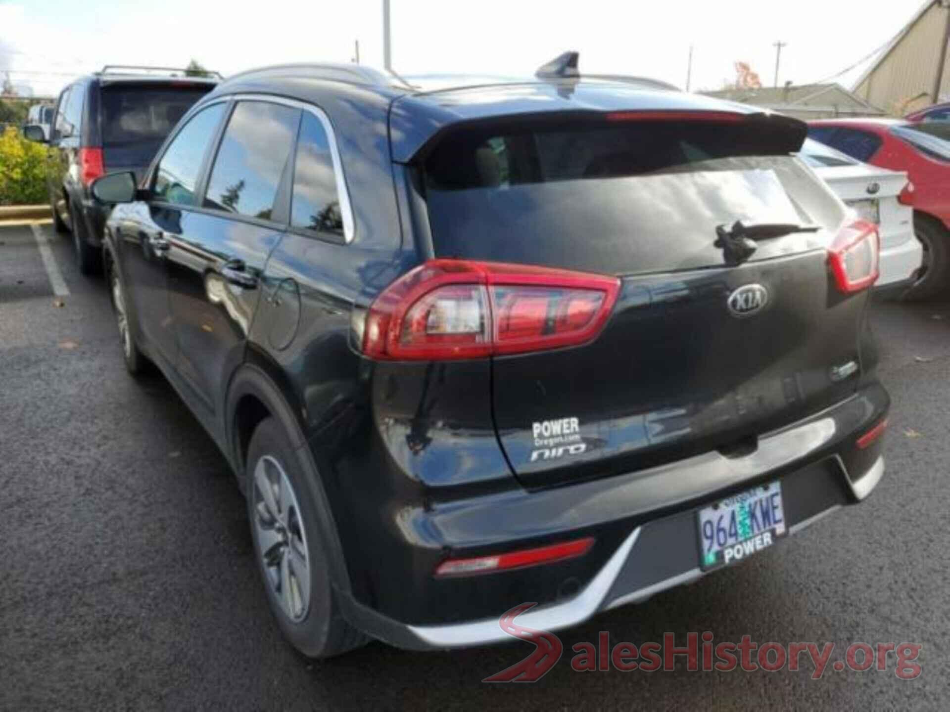 KNDCB3LC2J5158715 2018 KIA NIRO