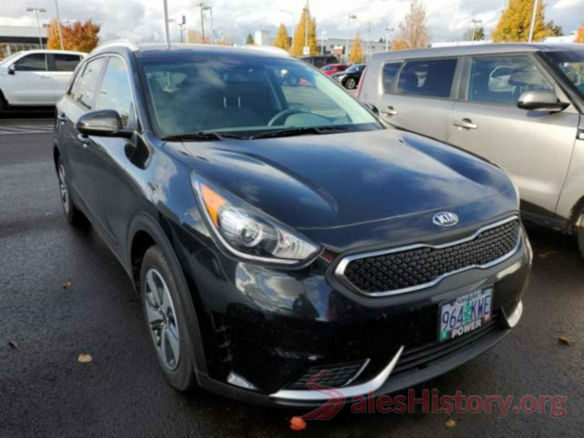 KNDCB3LC2J5158715 2018 KIA NIRO