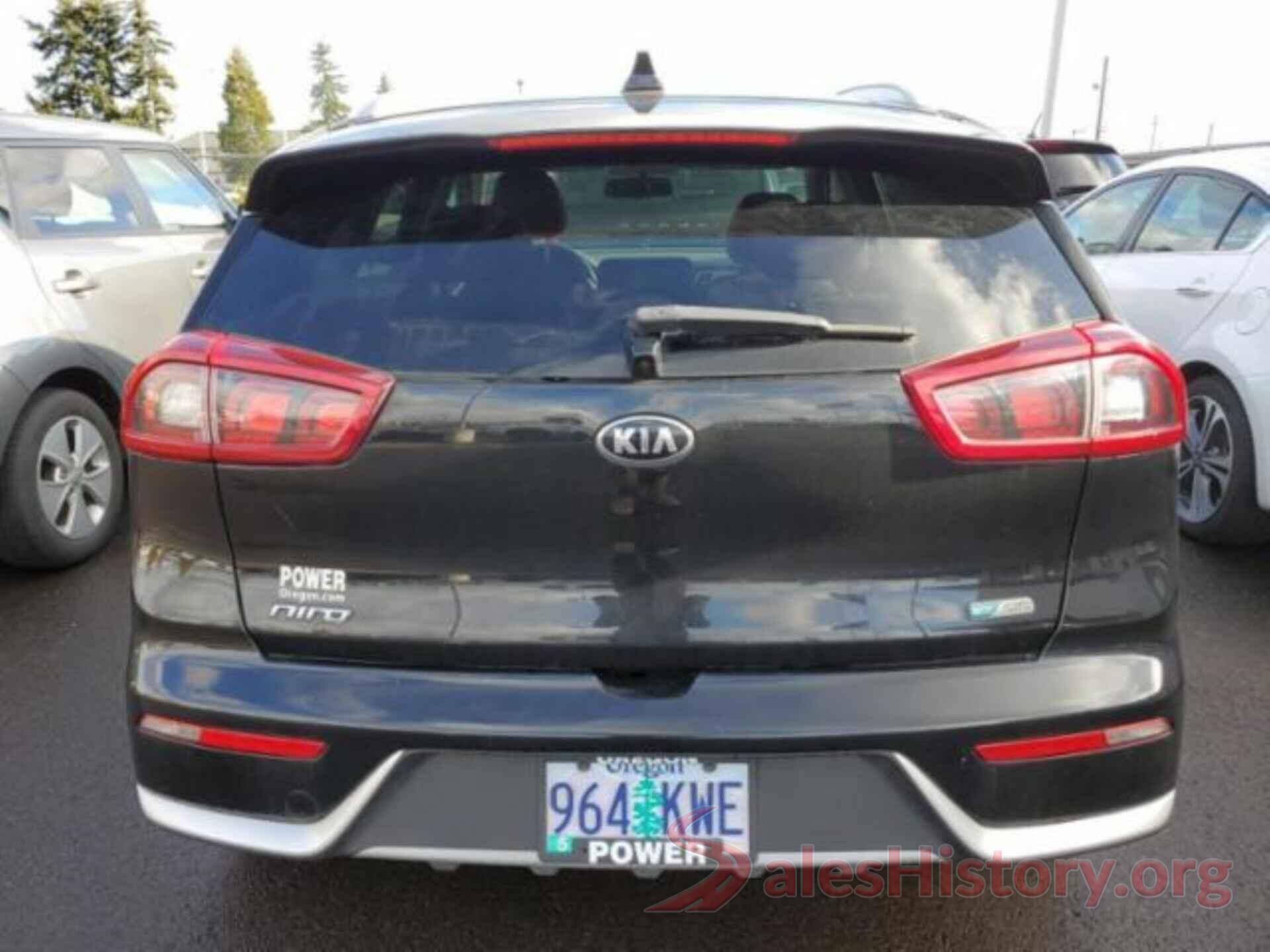 KNDCB3LC2J5158715 2018 KIA NIRO