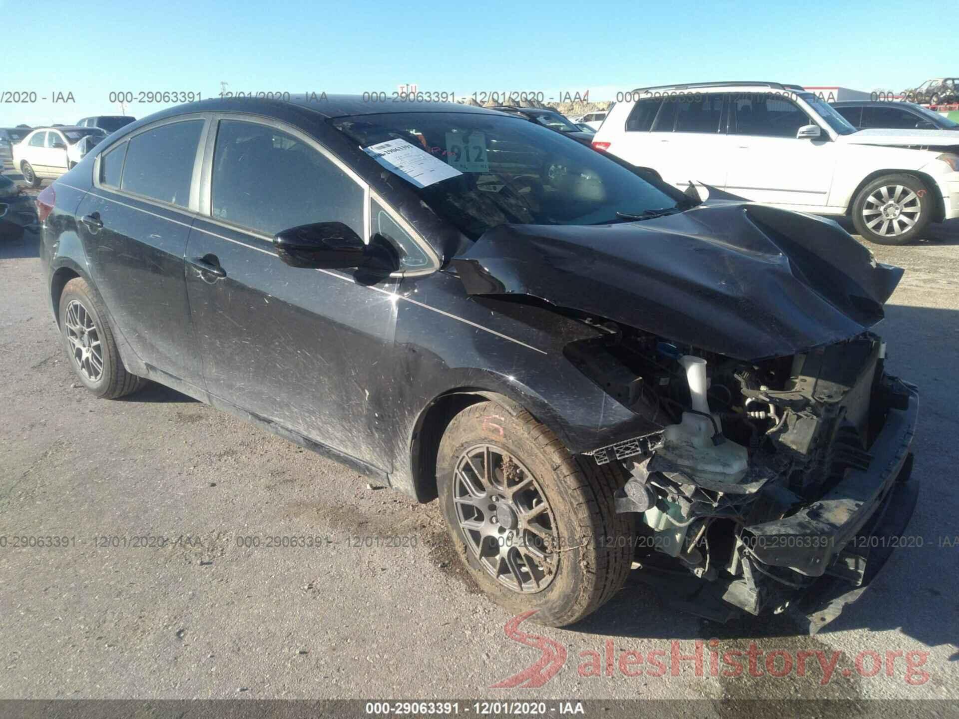 3KPFK4A71JE247558 2018 KIA FORTE