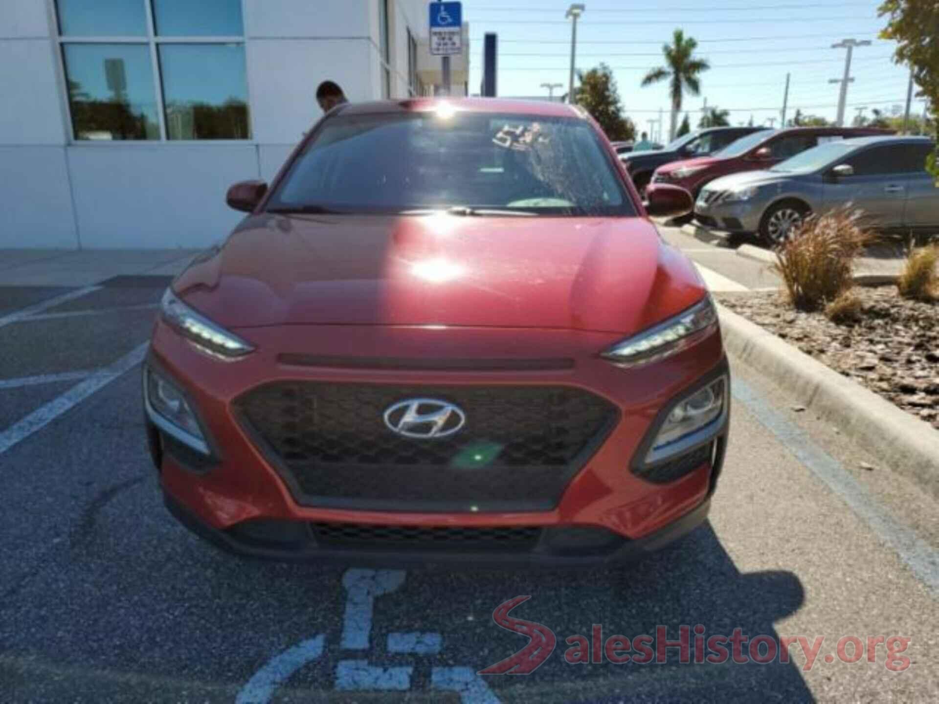 KM8K12AAXJU173961 2018 HYUNDAI KONA