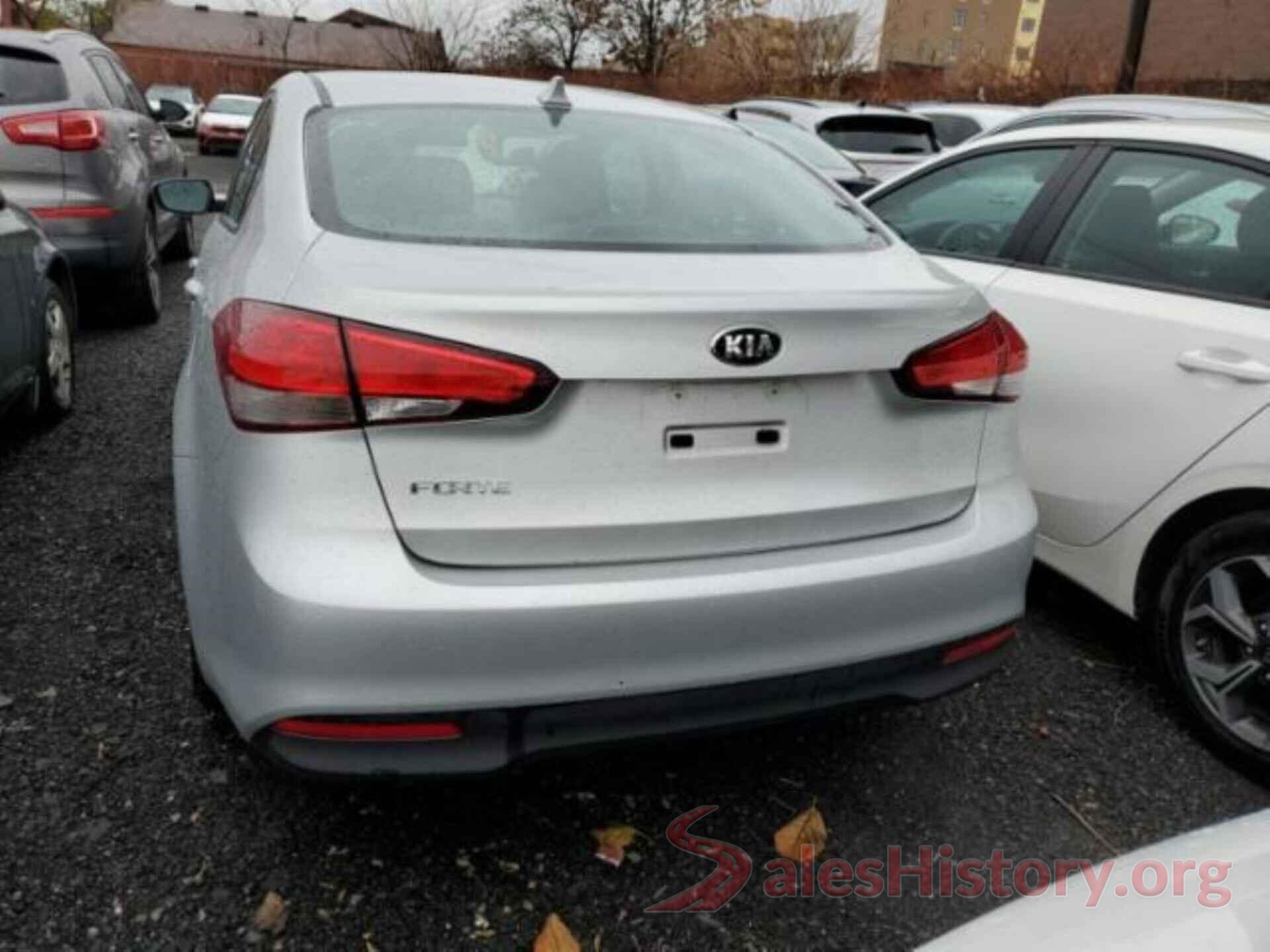 3KPFK4A76JE170086 2018 KIA FORTE