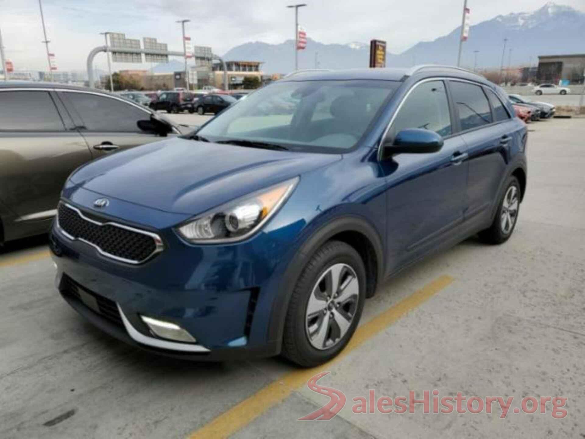 KNDCB3LC9J5128045 2018 KIA NIRO